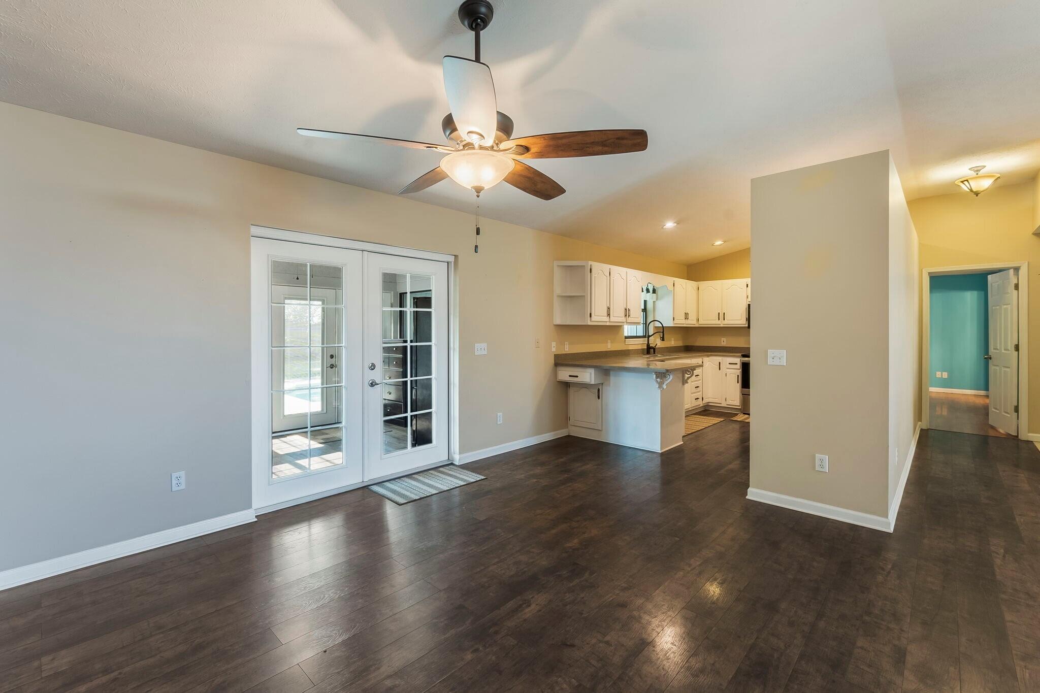 GRAND LAGOON SHORES - Residential