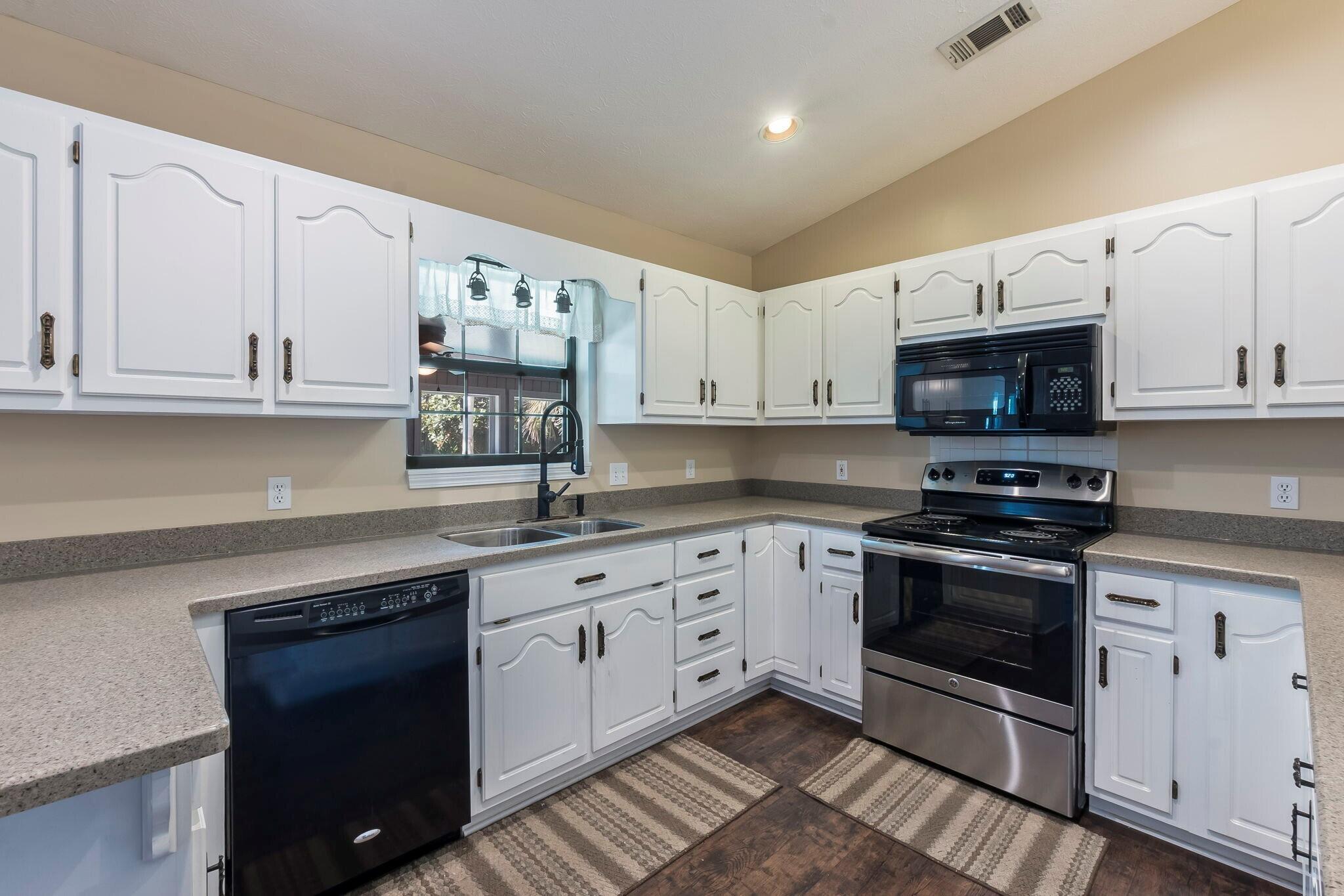 GRAND LAGOON SHORES - Residential