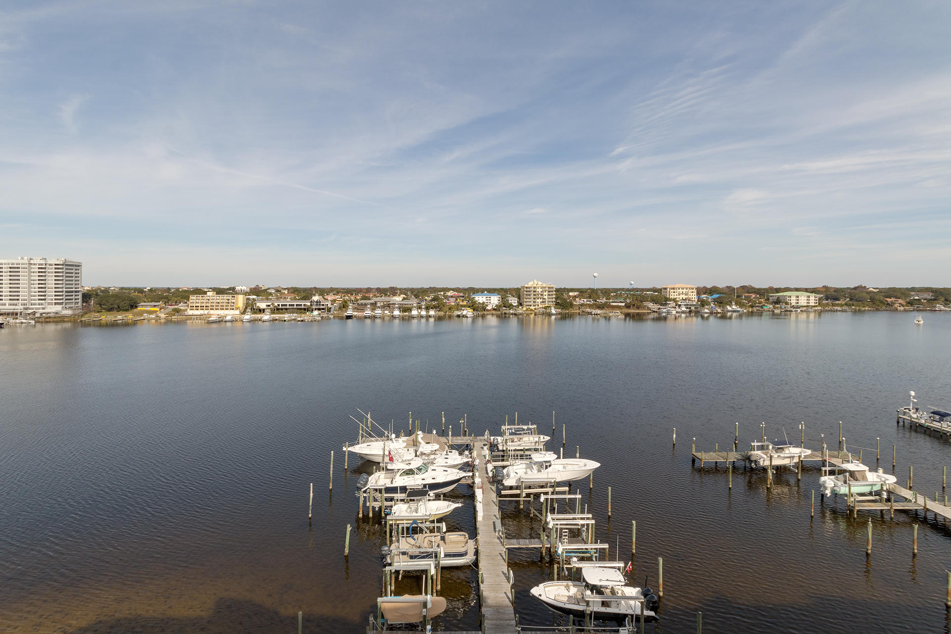 HARBOR LIGHTS - Residential