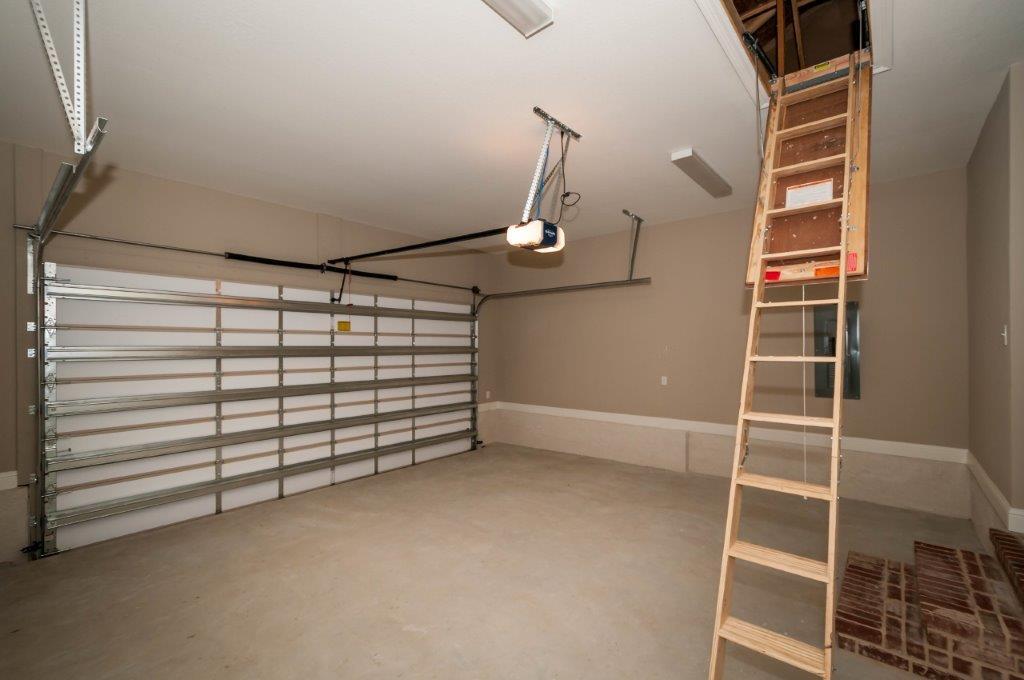 HATTIES GROVE - Residential