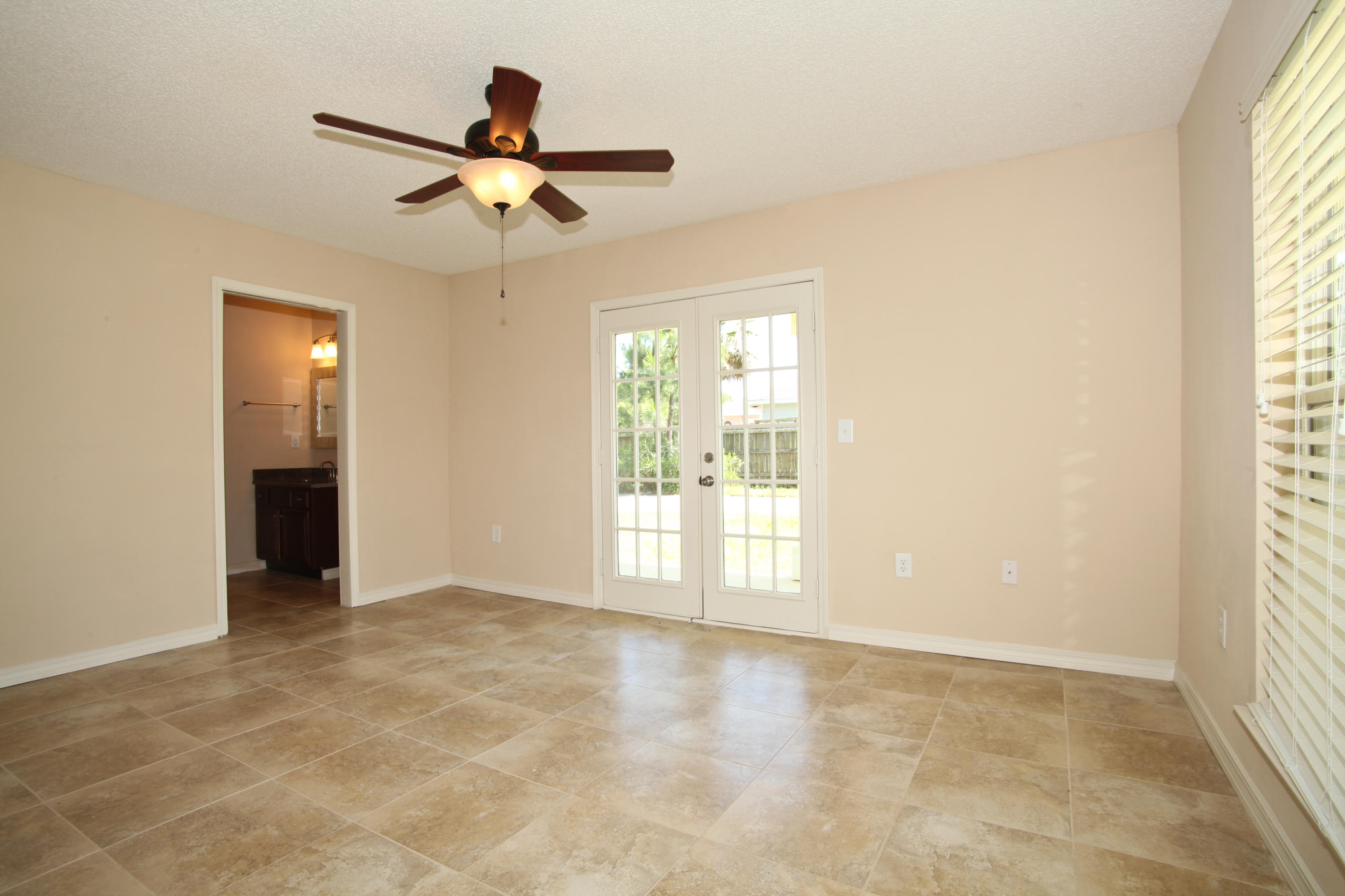 SEABREEZE VILLAS - Residential