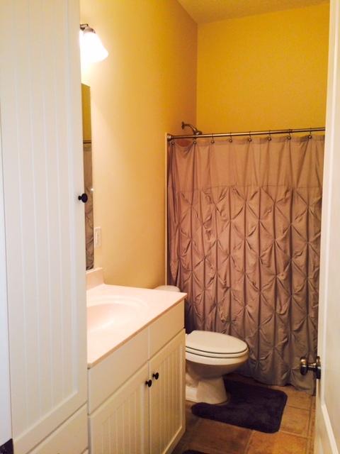 CLAIRES VINEYARD - Residential Lease