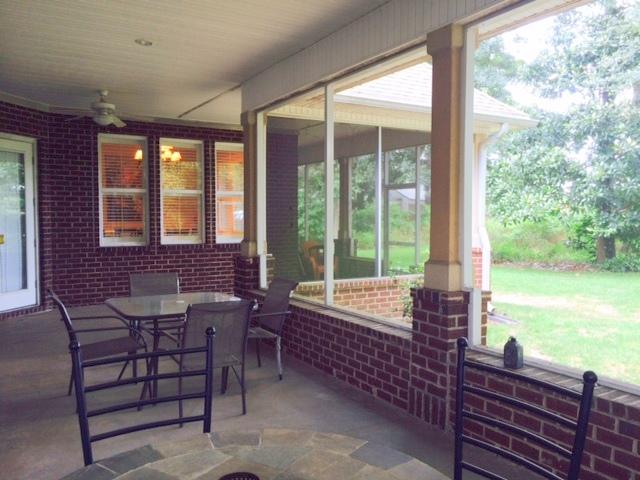 CLAIRES VINEYARD - Residential Lease