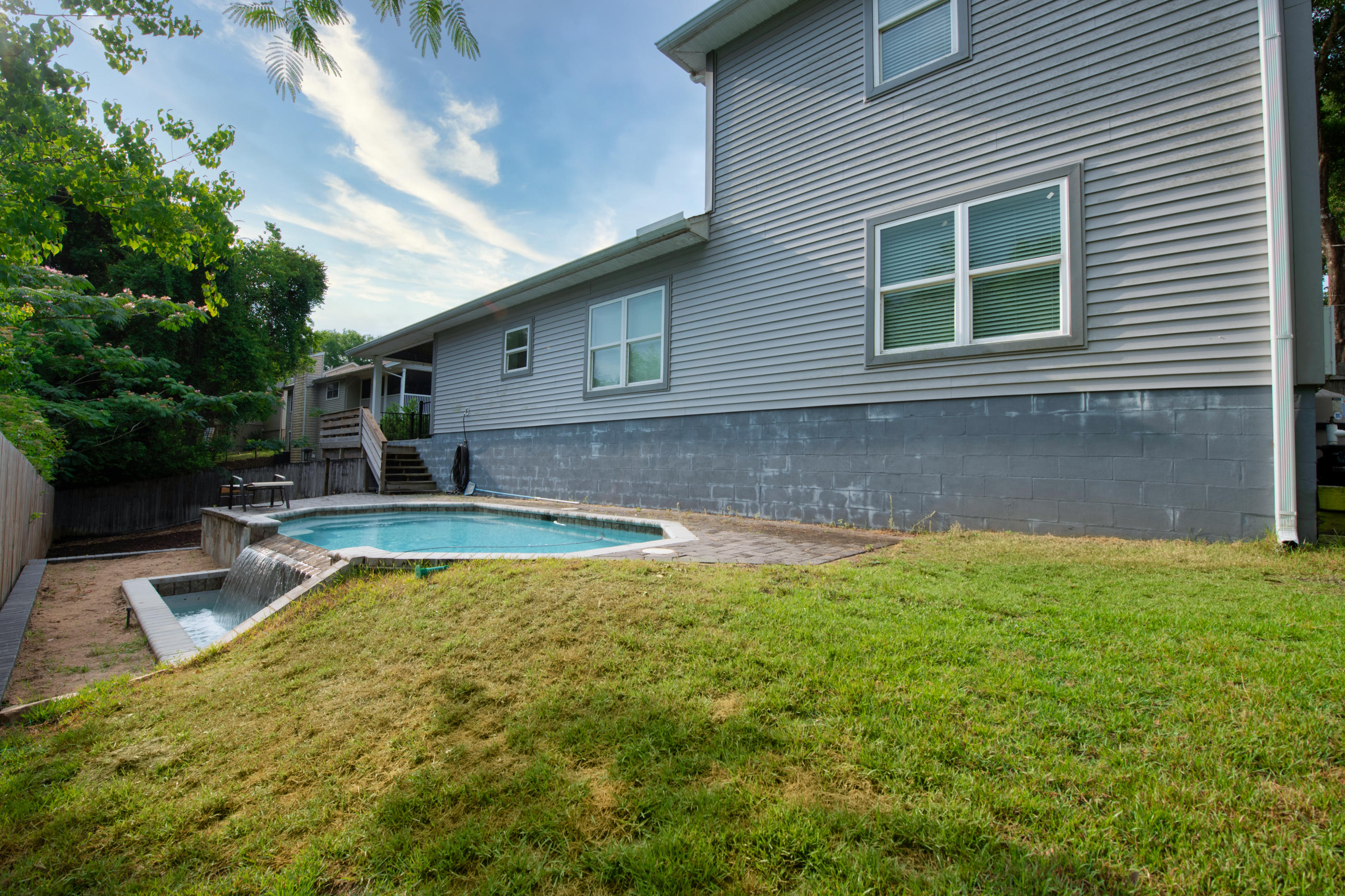 CREEKSIDE - Residential