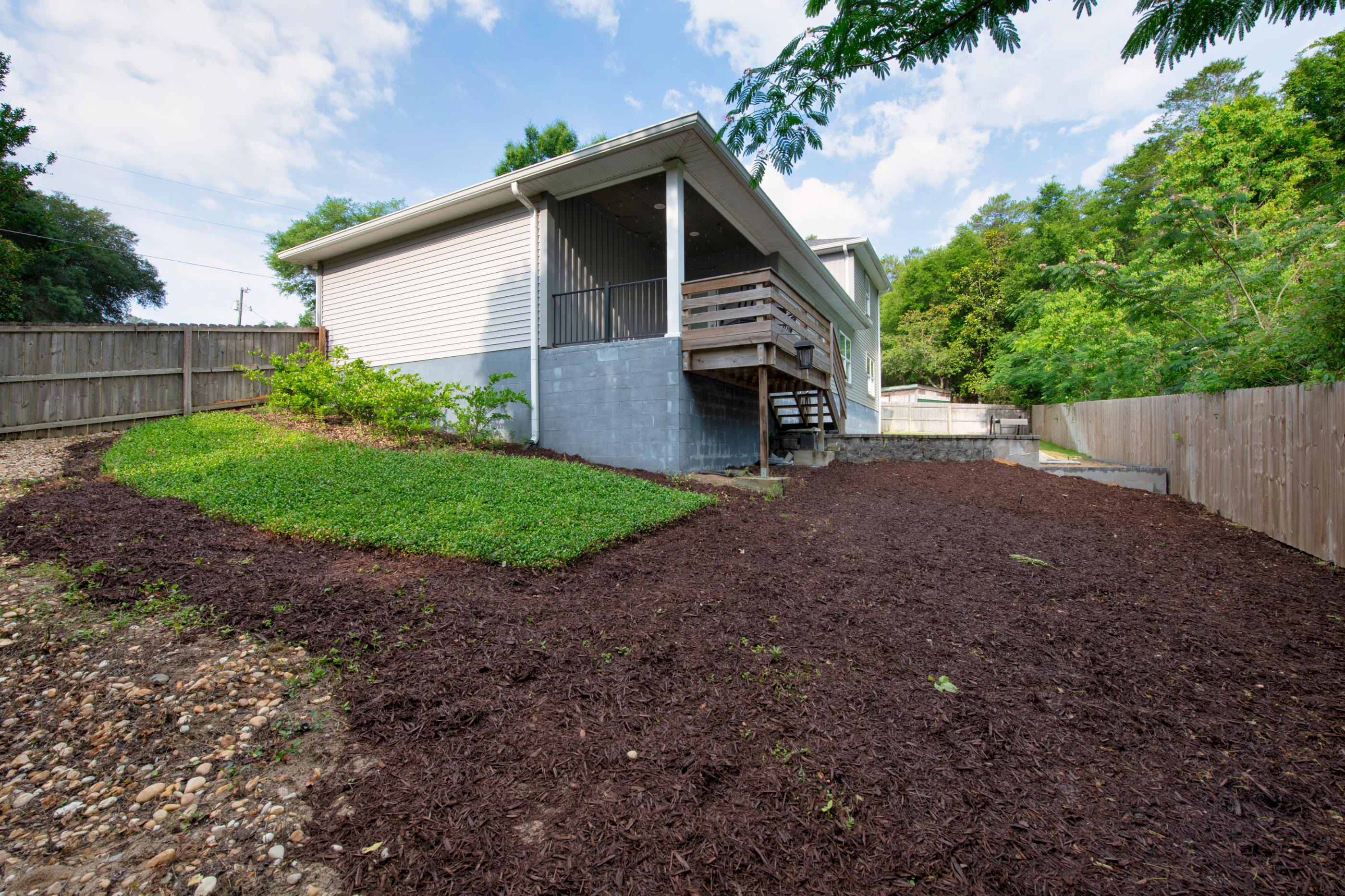 CREEKSIDE - Residential