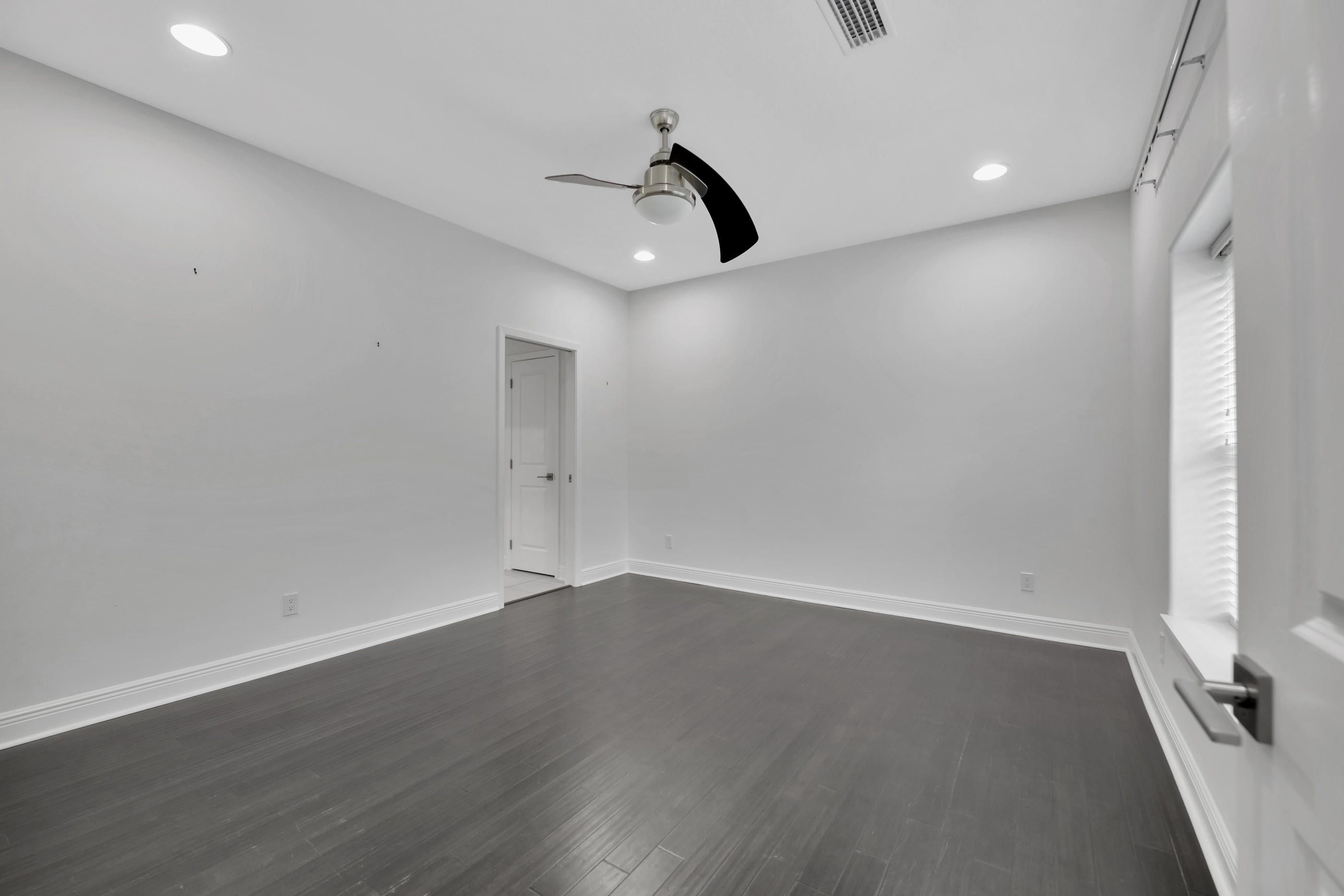 CREEKSIDE - Residential