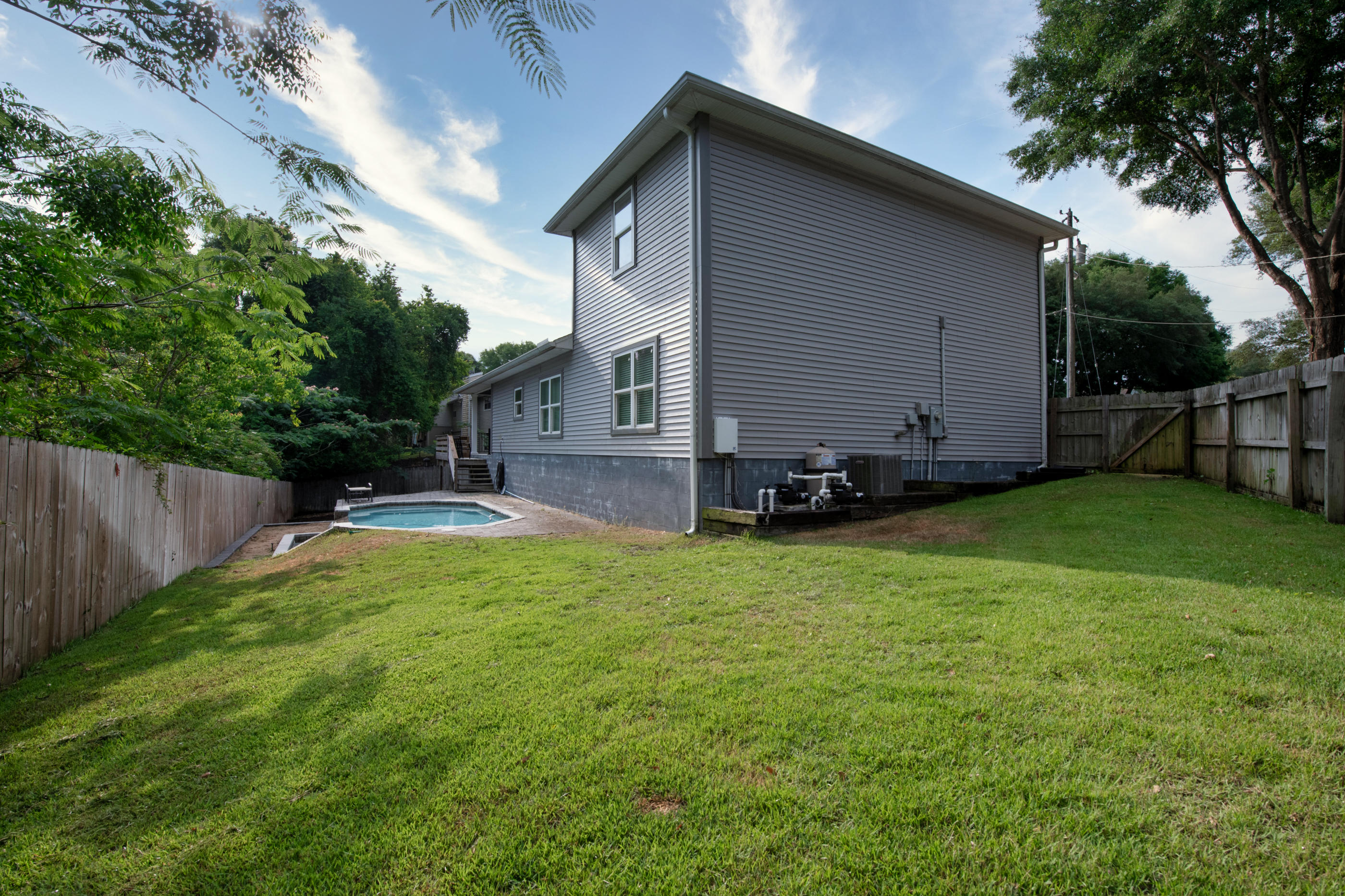 CREEKSIDE - Residential