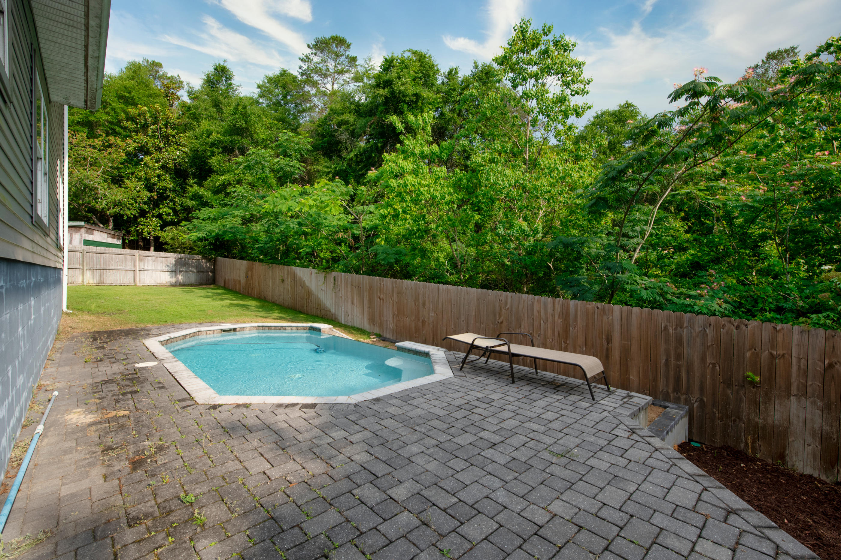 CREEKSIDE - Residential