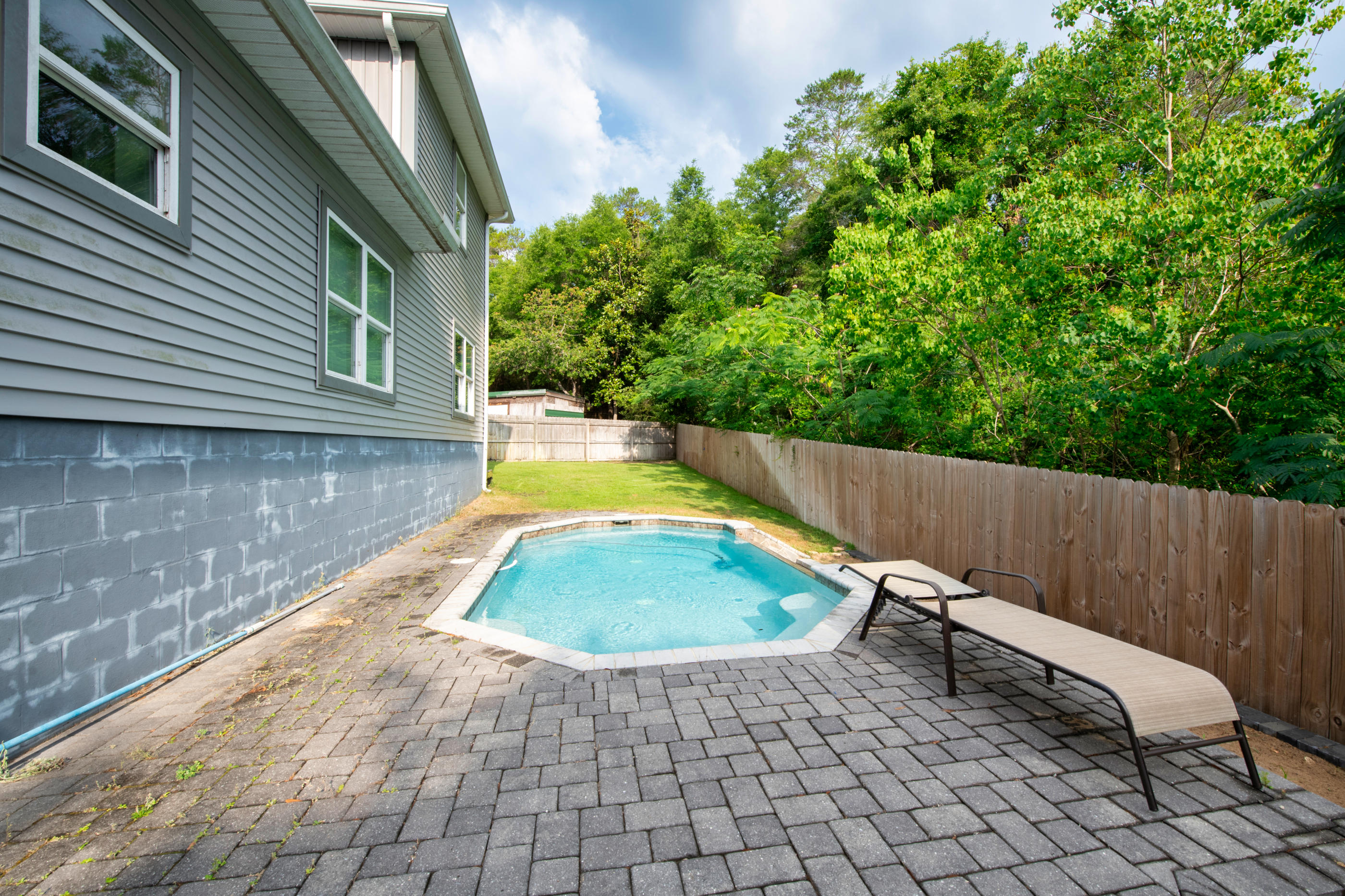 CREEKSIDE - Residential