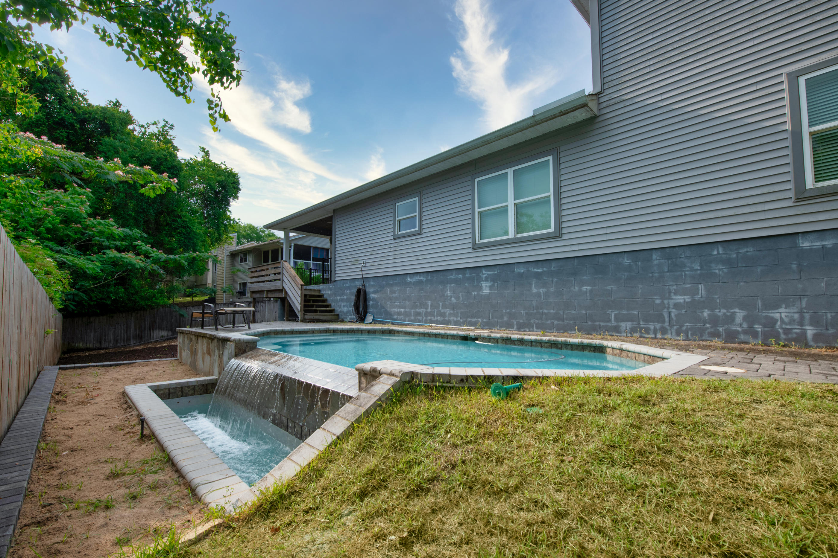 CREEKSIDE - Residential