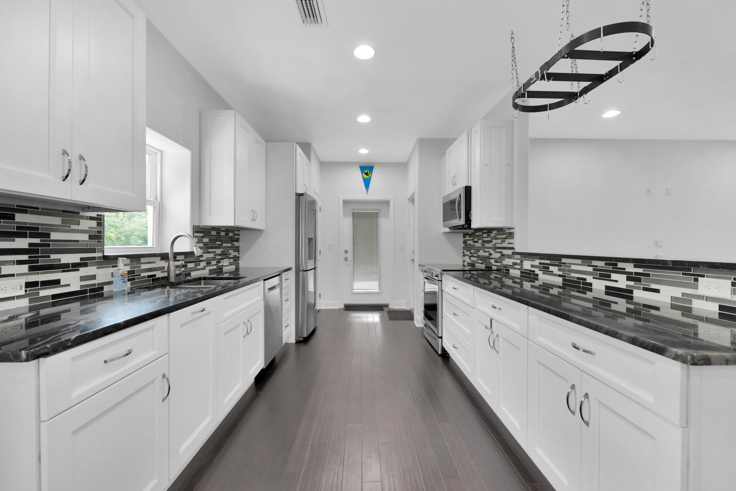 CREEKSIDE - Residential