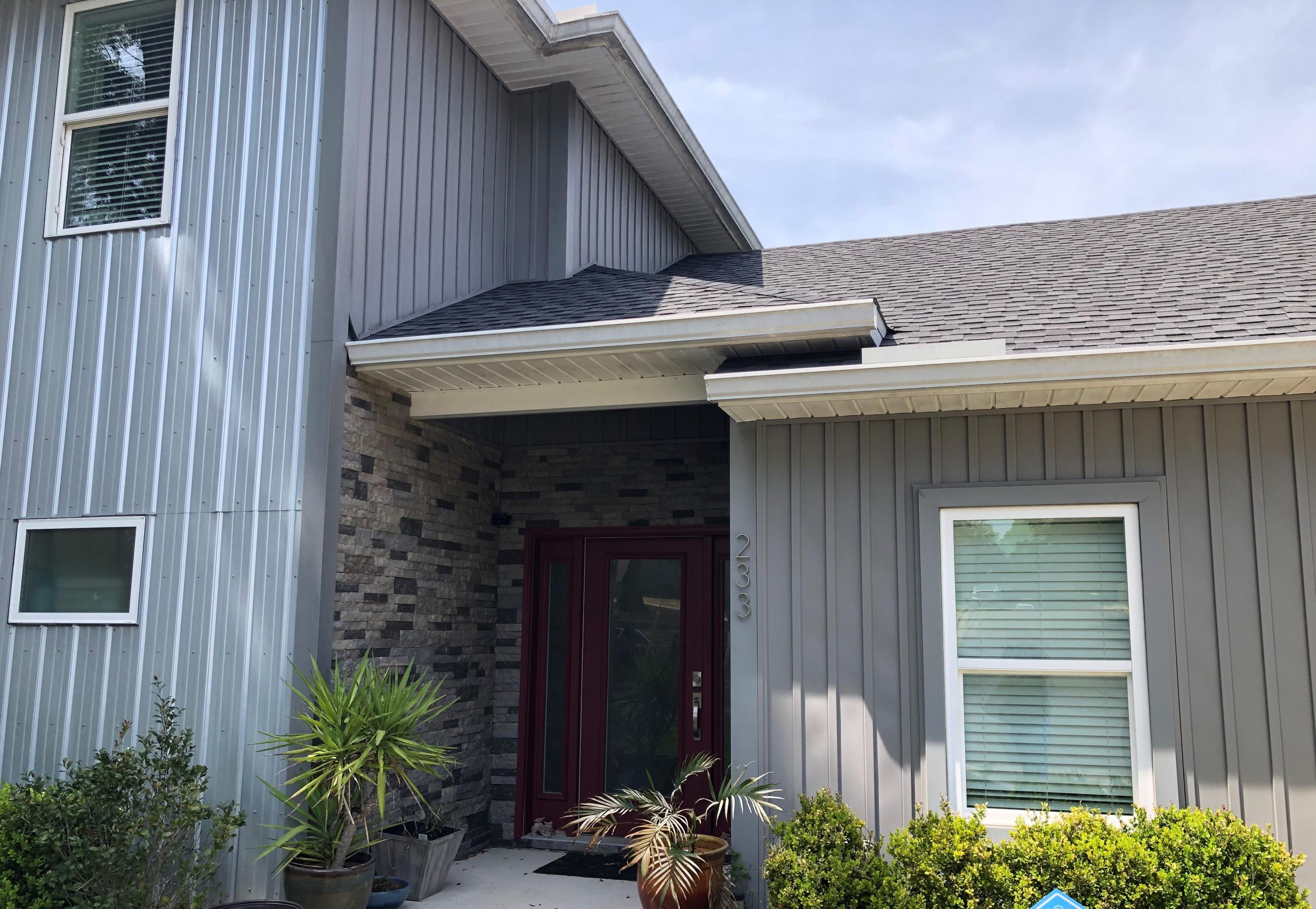 CREEKSIDE - Residential