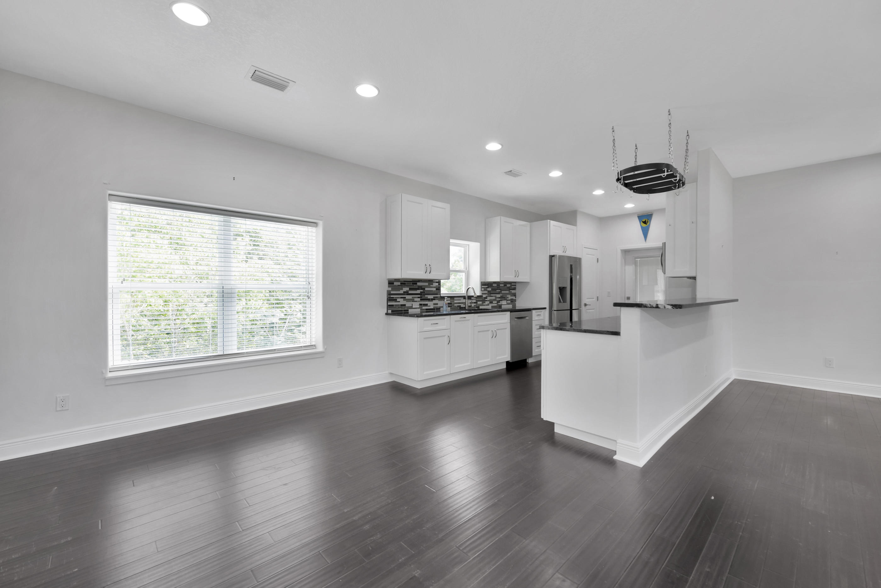 CREEKSIDE - Residential