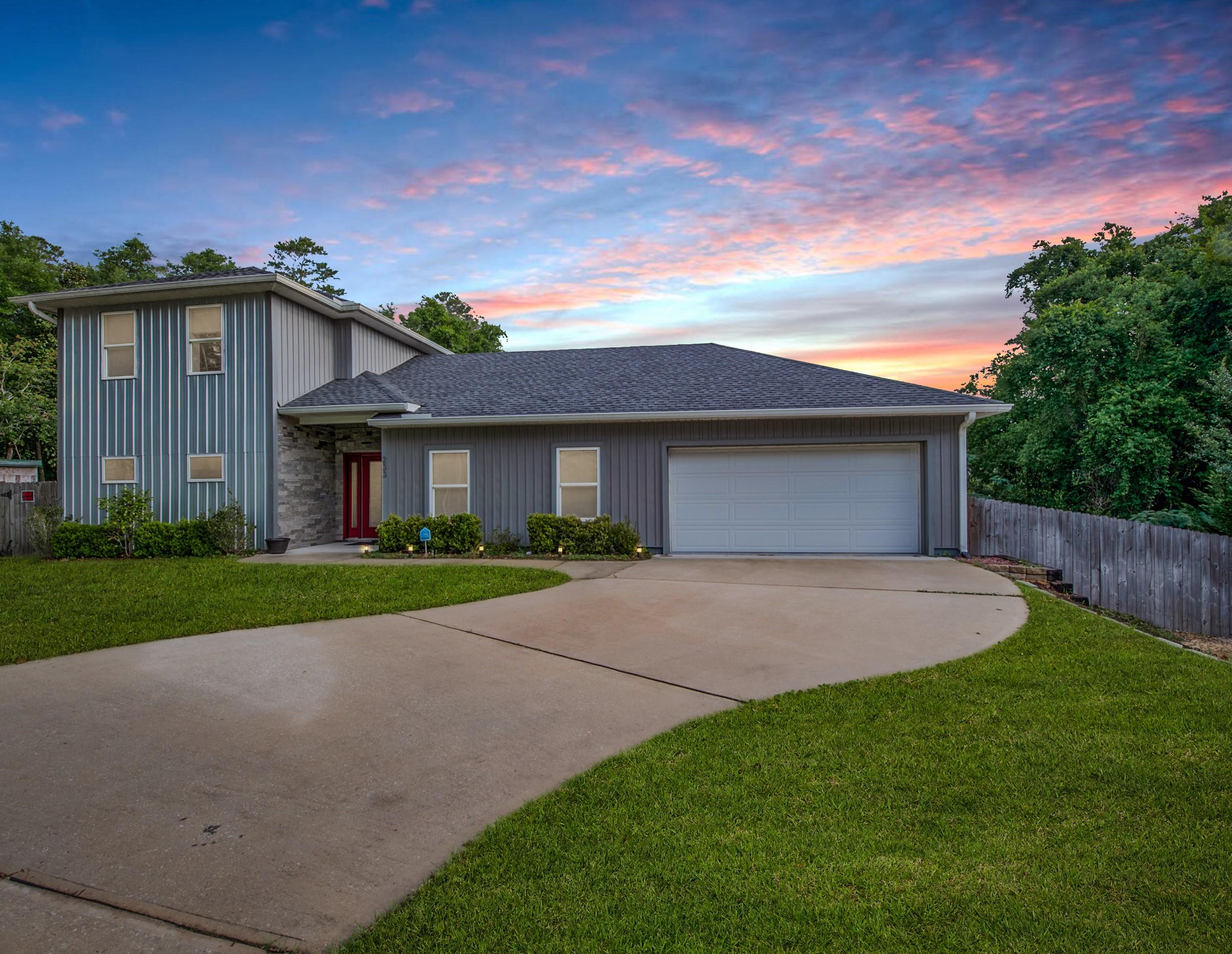 CREEKSIDE - Residential