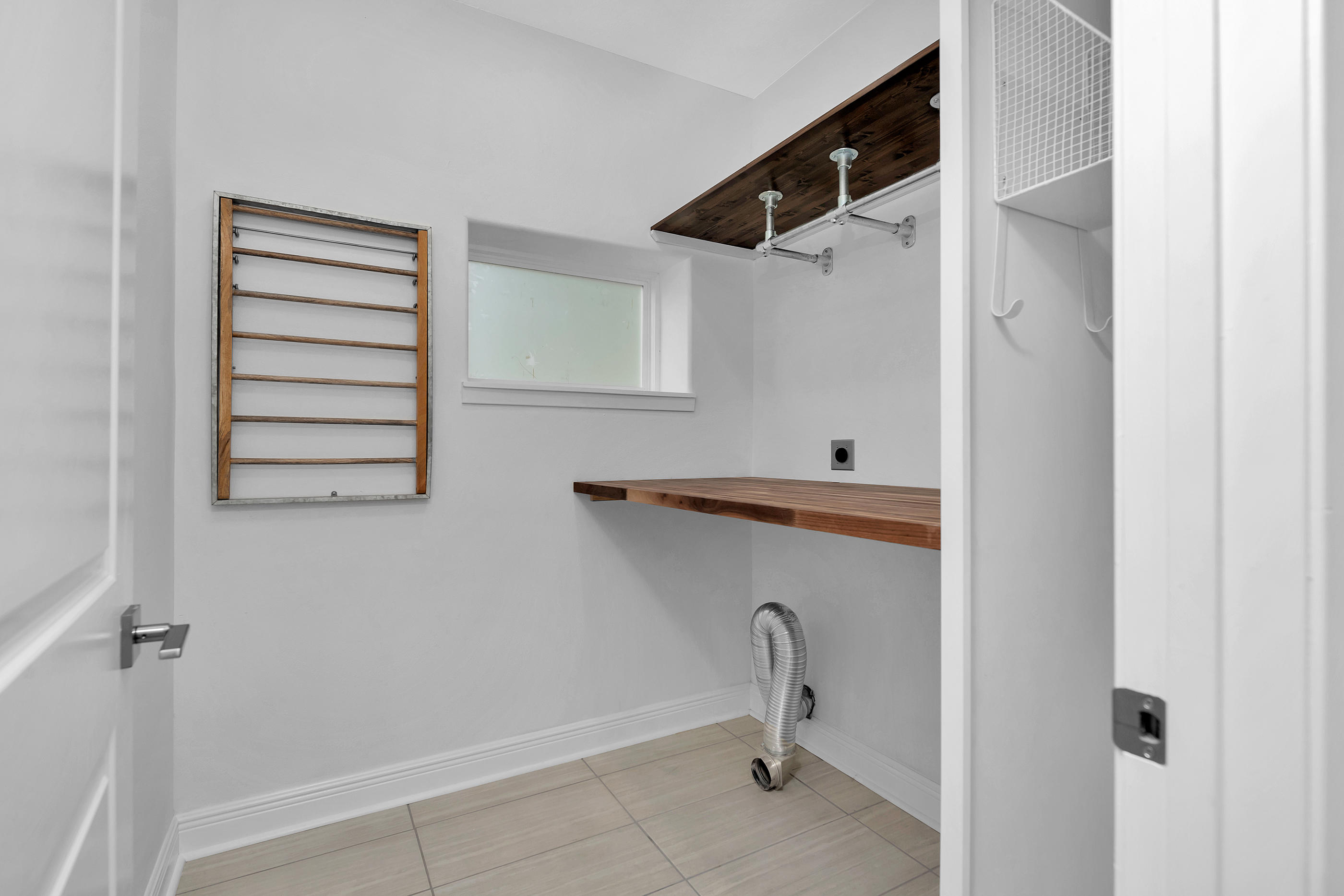 CREEKSIDE - Residential