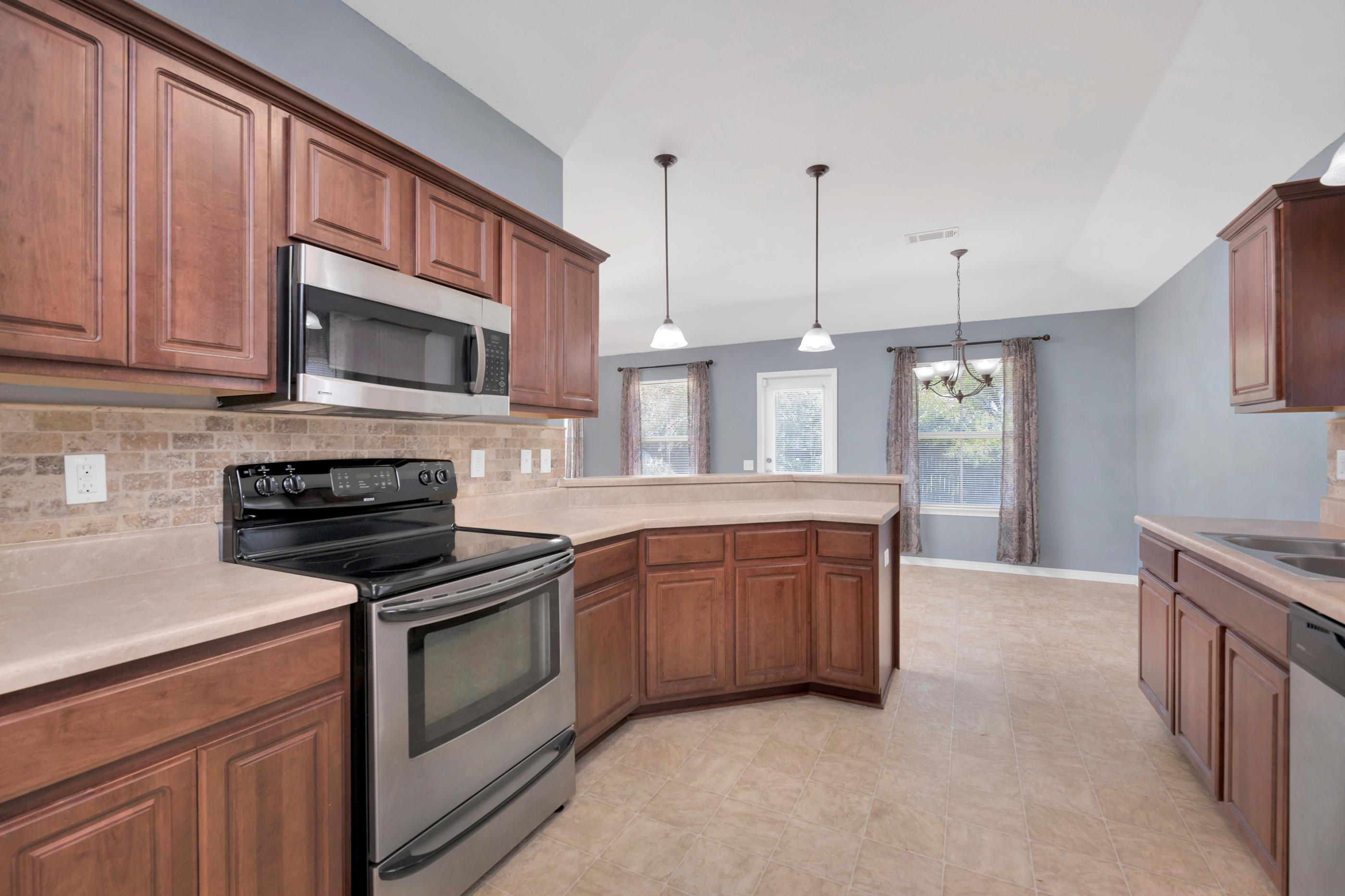 SHADOW LAKES - Residential