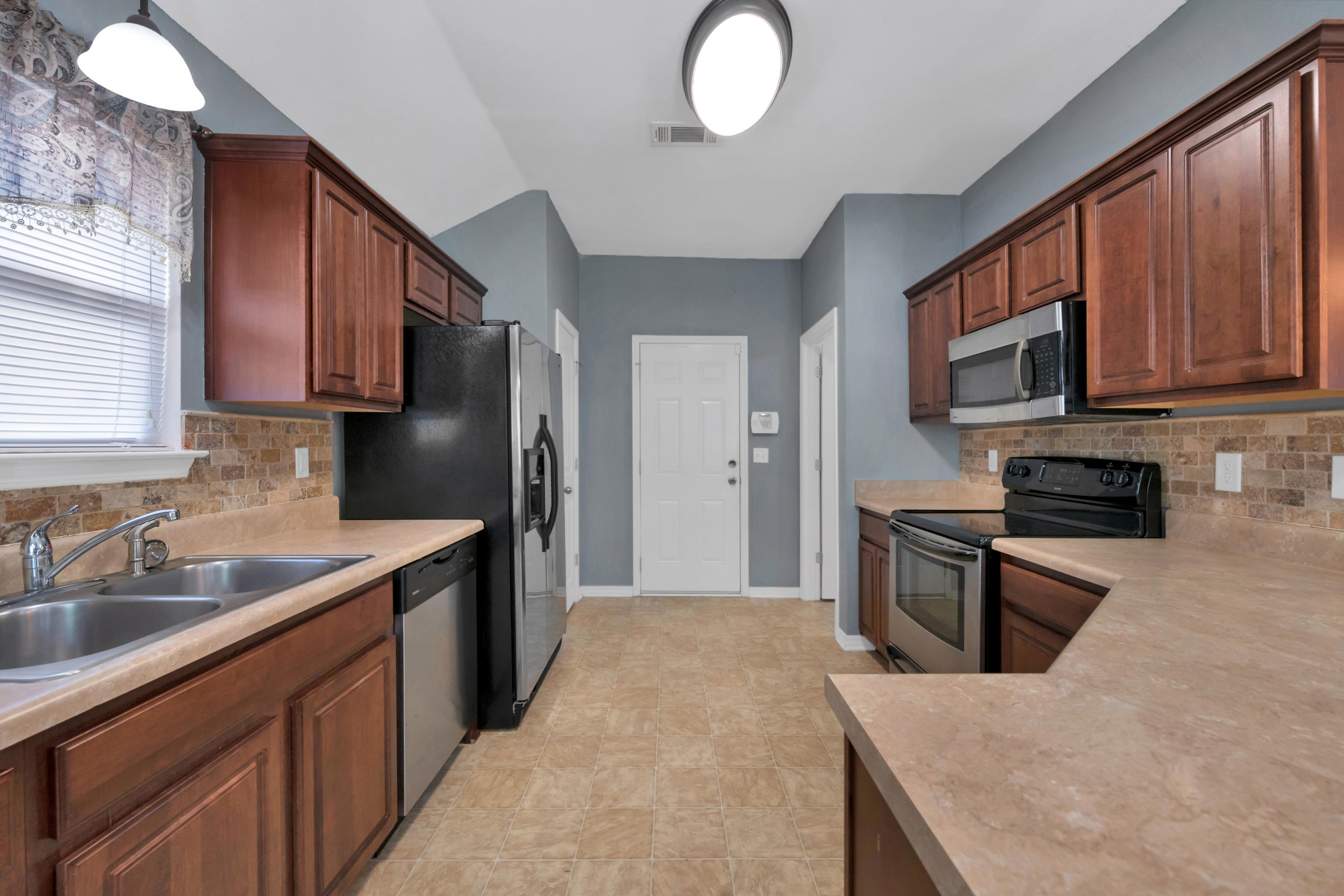 SHADOW LAKES - Residential