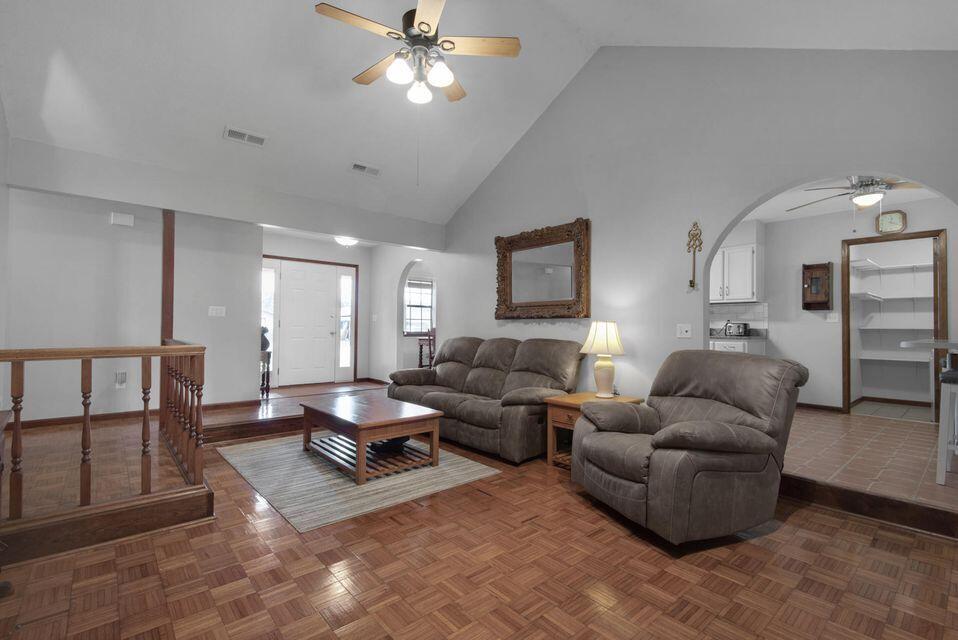 CHATEAU PRES DE LA MER - Residential Lease