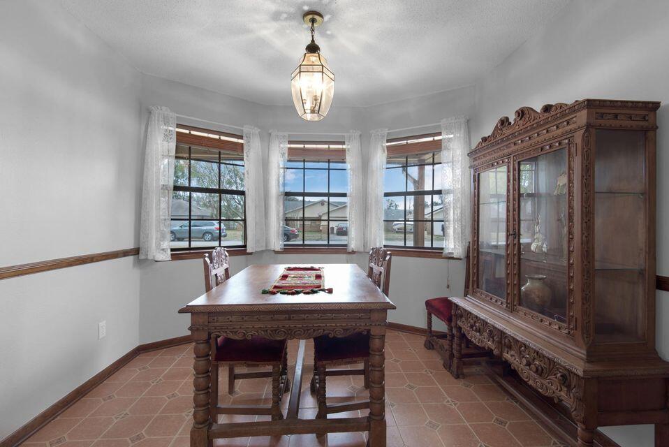 CHATEAU PRES DE LA MER - Residential Lease