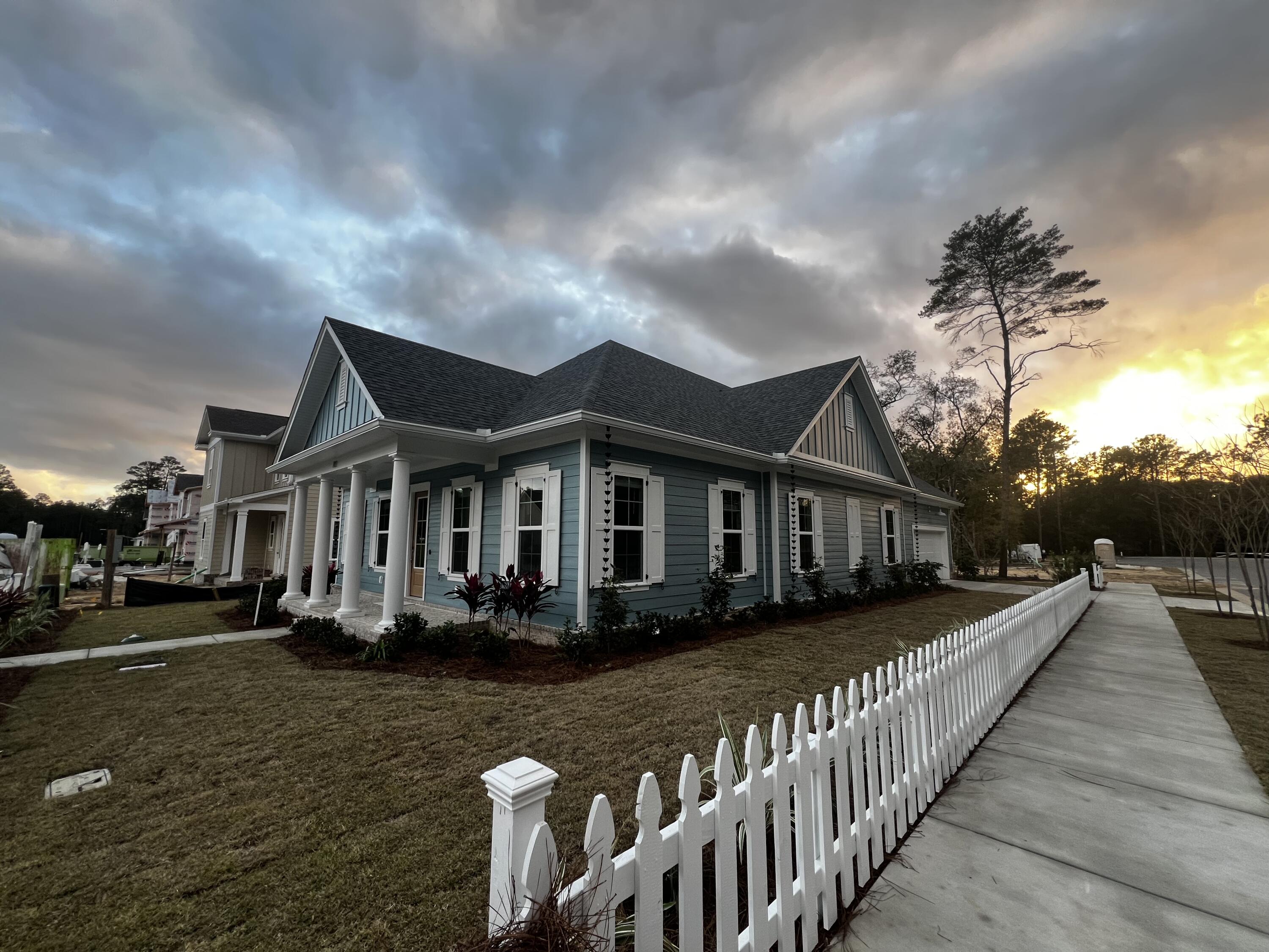 DEER MOSS CREEK - Residential