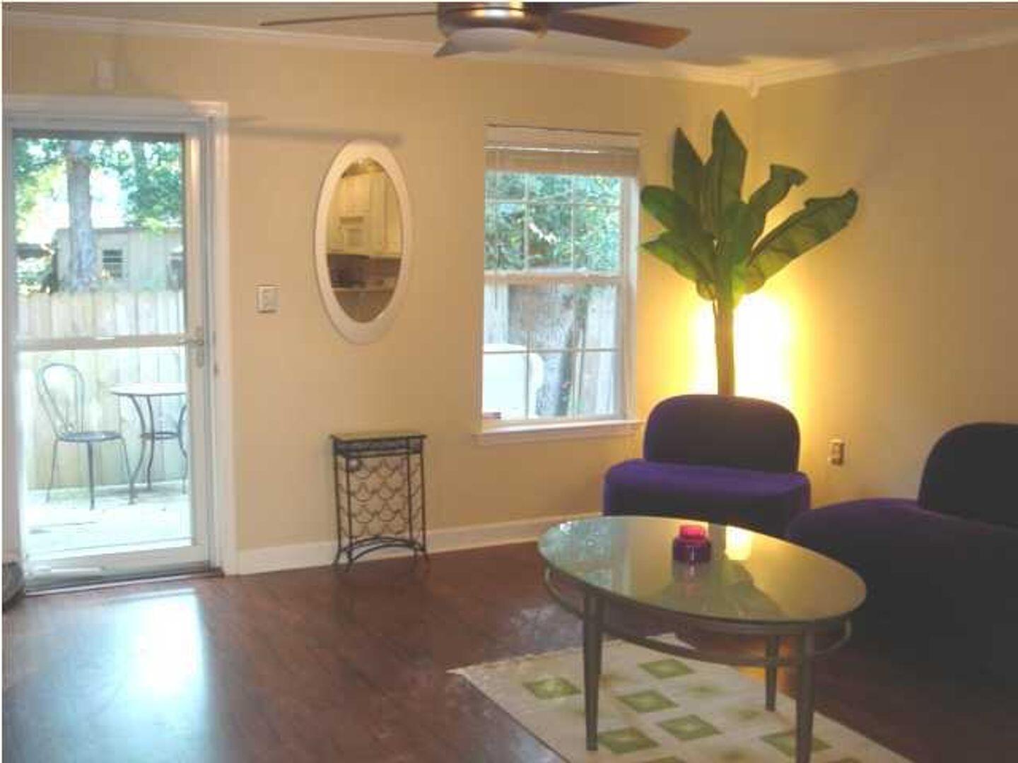 OAK PARK TOWNHOMES - Residential Lease