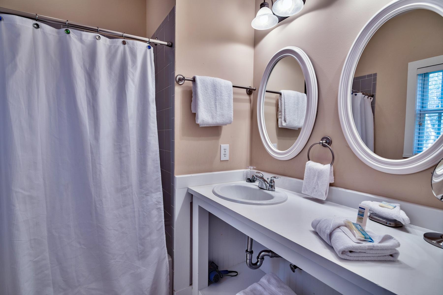 MAGNOLIA COTTAGES BY THE SEA - Residential