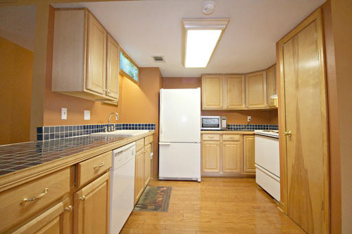 FINISTERRA CONDO - Residential