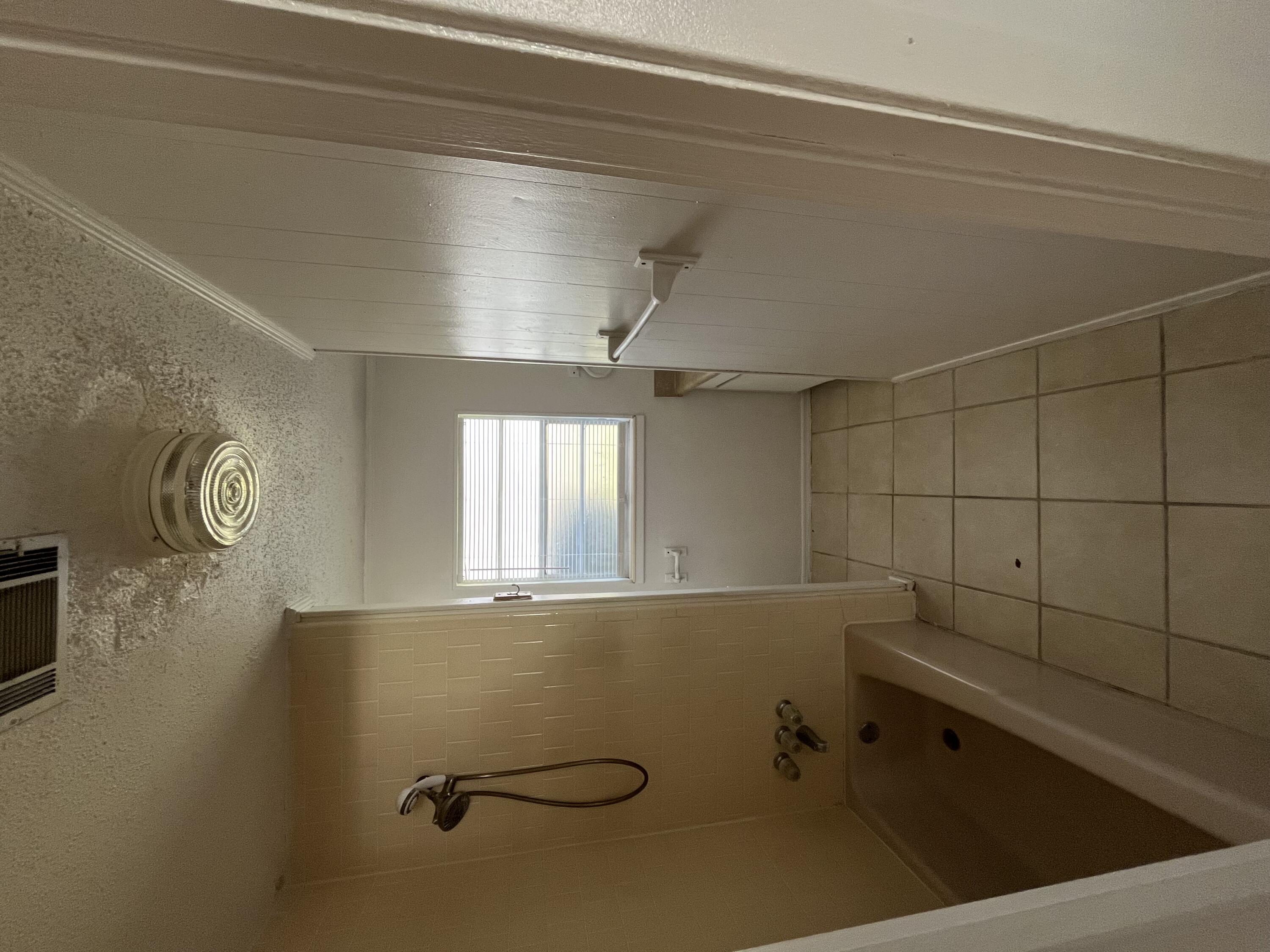 FLOROSA DEL MAR - Residential Lease