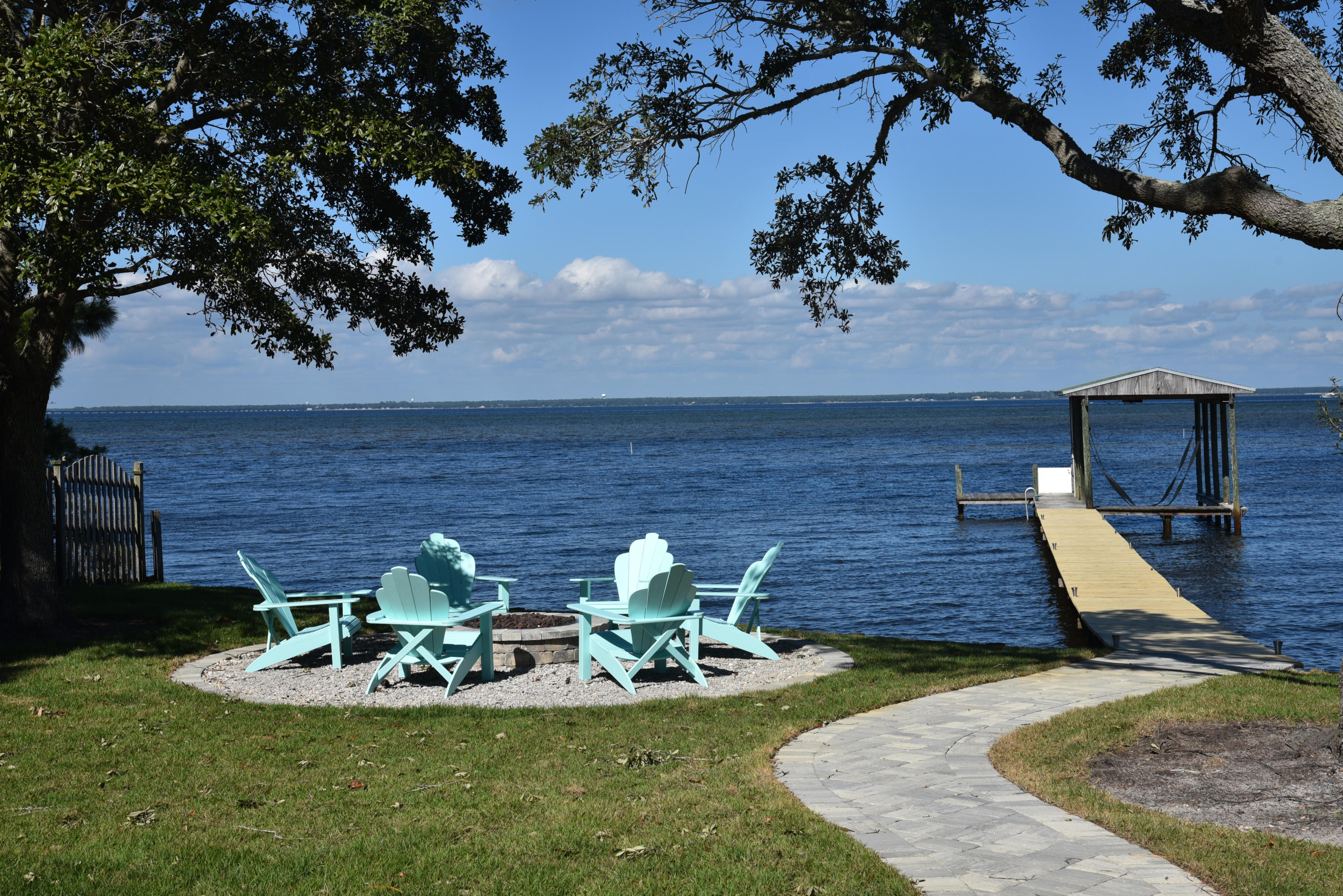 WHISPRING OAKS - Residential