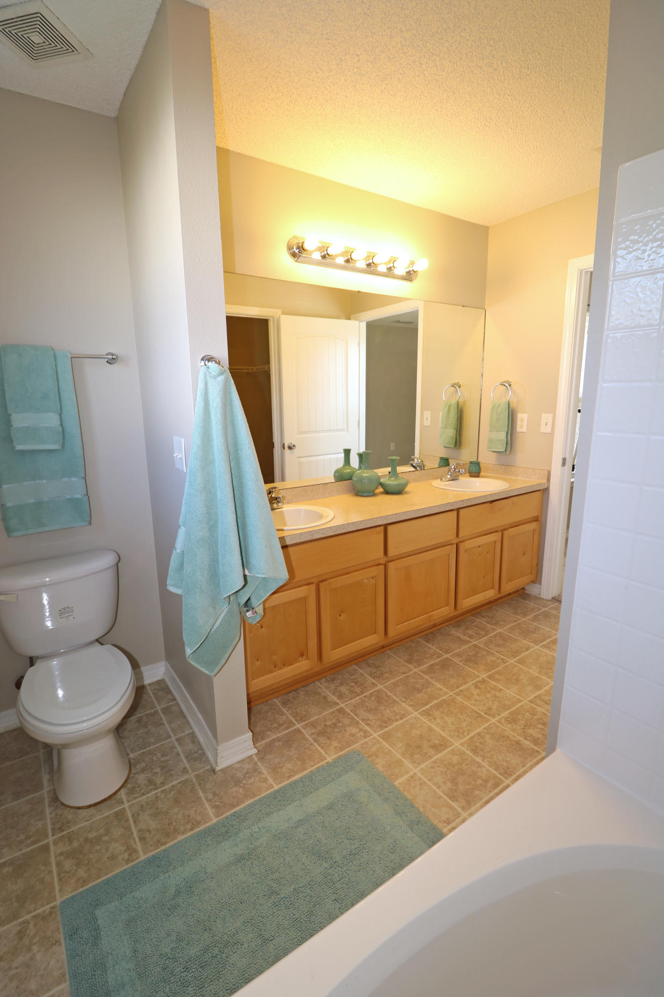 NAVARRE S/D 2ND ADDN - Residential