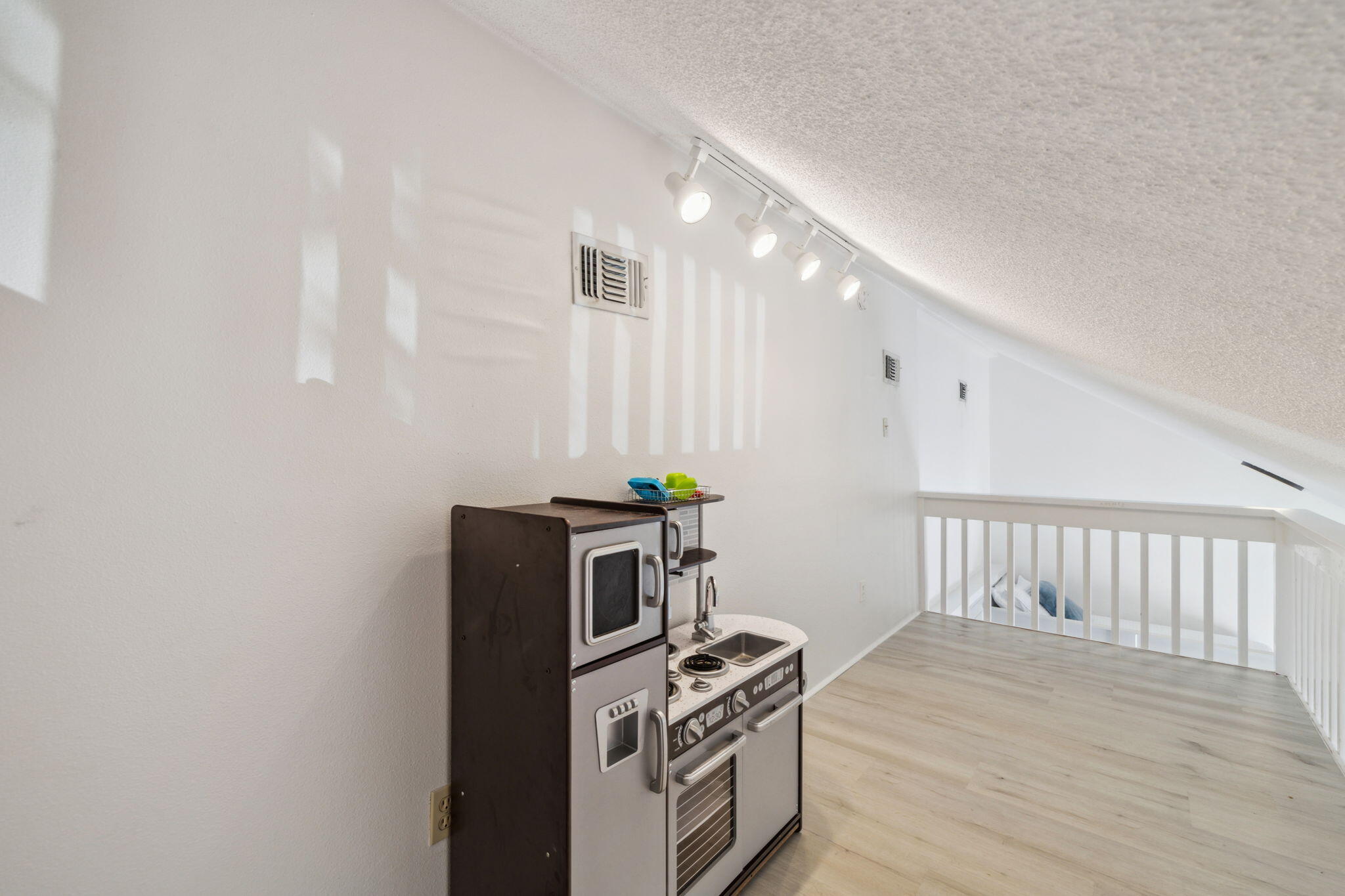 SANDPIPER VILLAGE CONDO - Residential