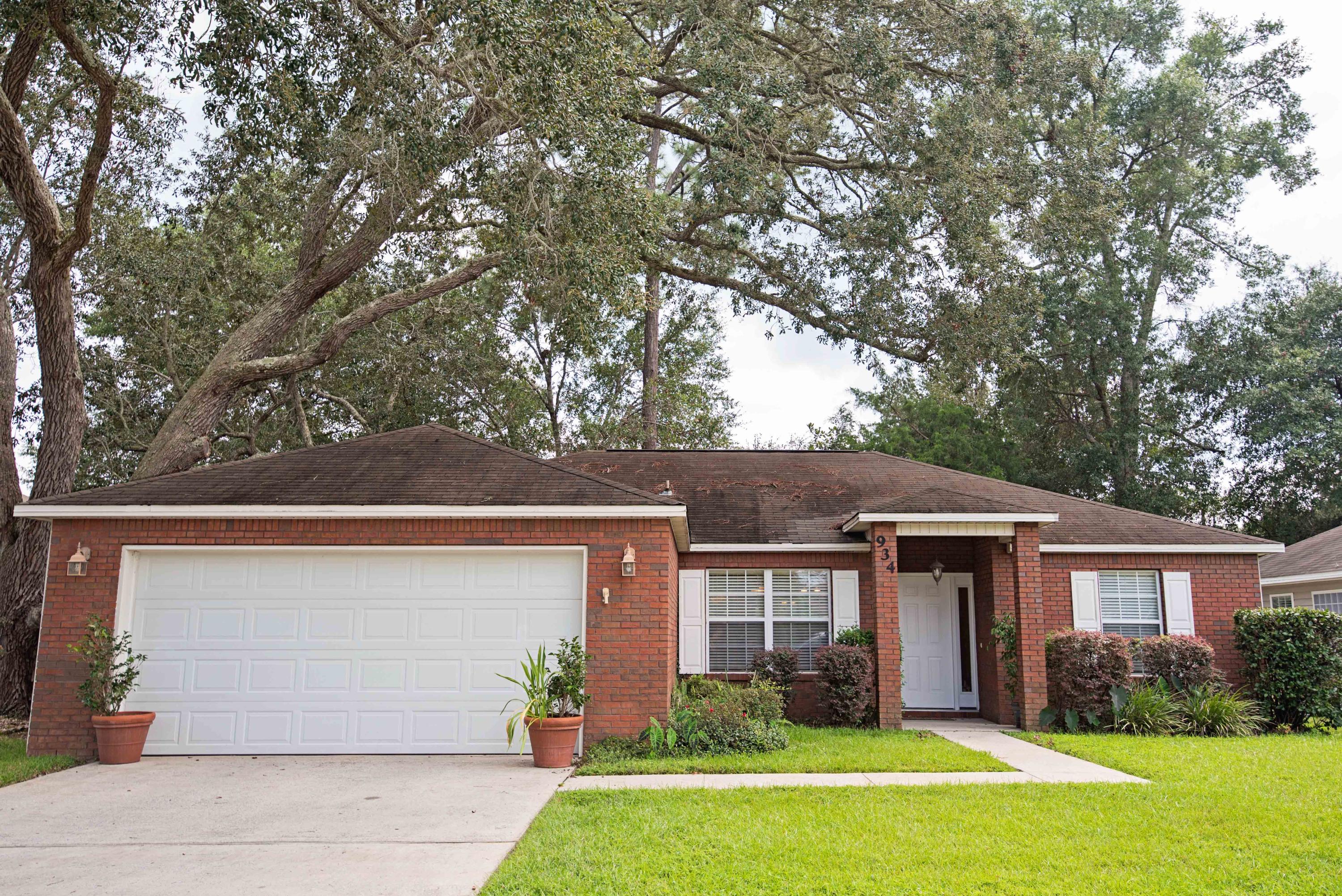 OAK PARK ESTATES - Residential