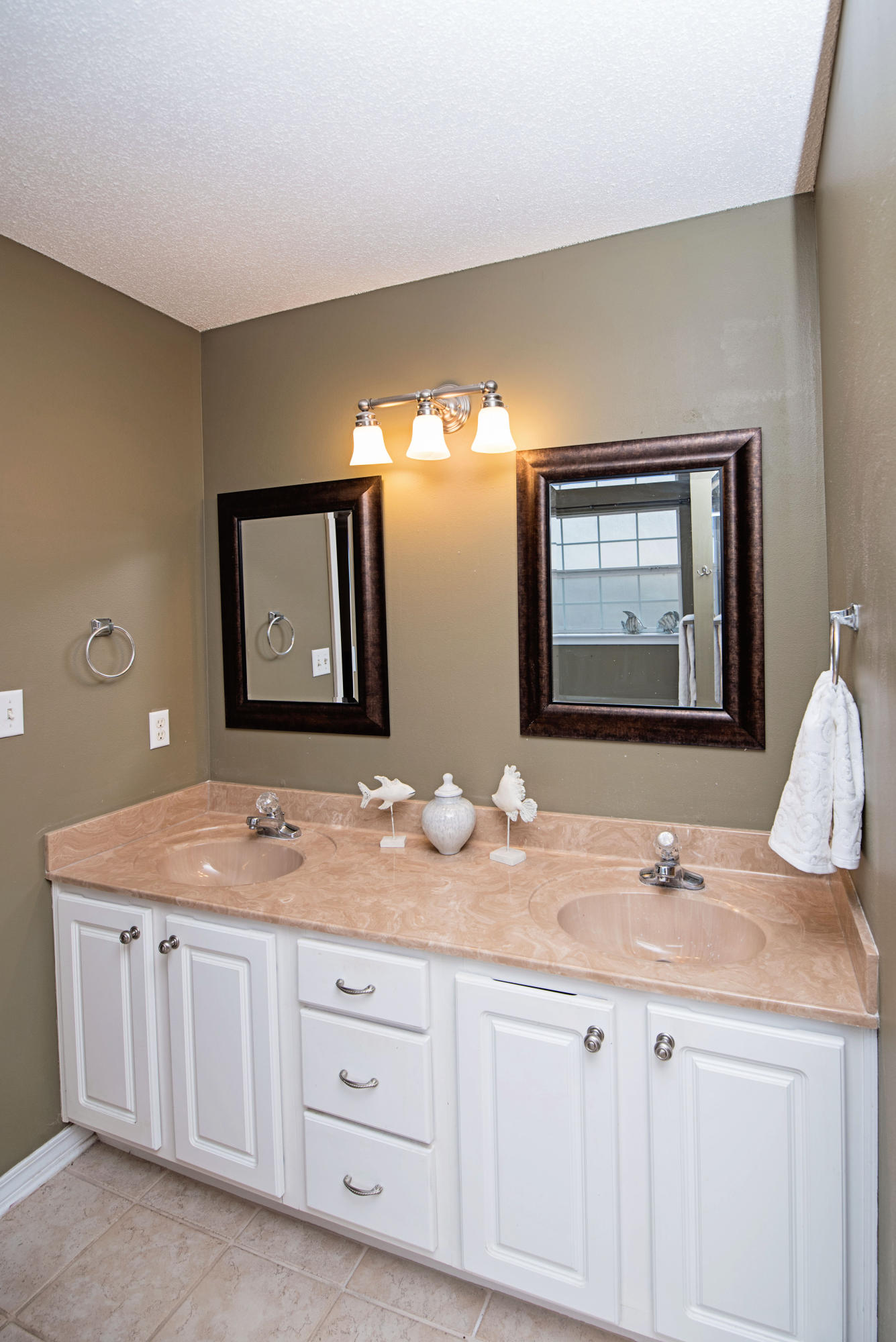 OAK PARK ESTATES - Residential