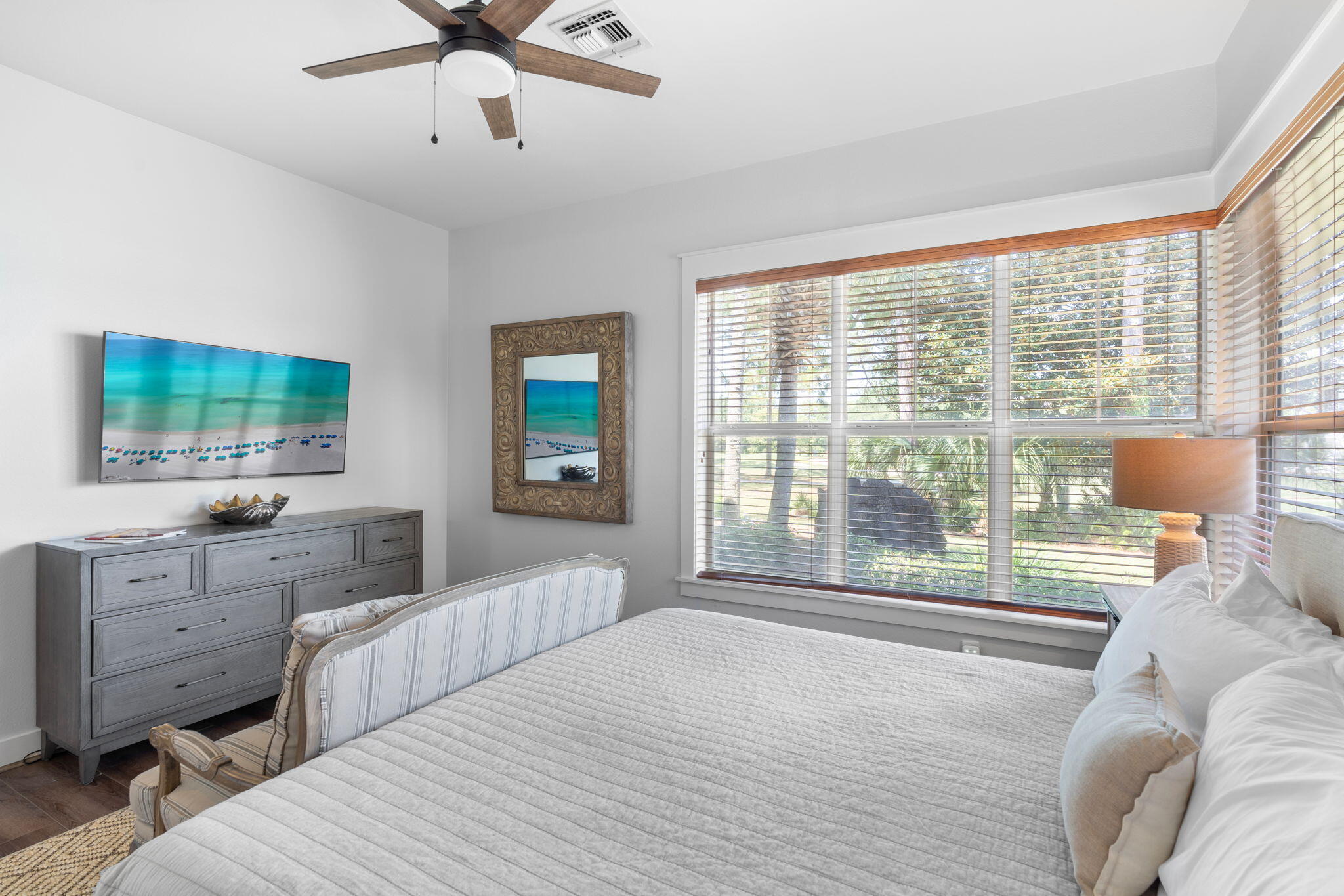 MAGNOLIA BAY - Residential