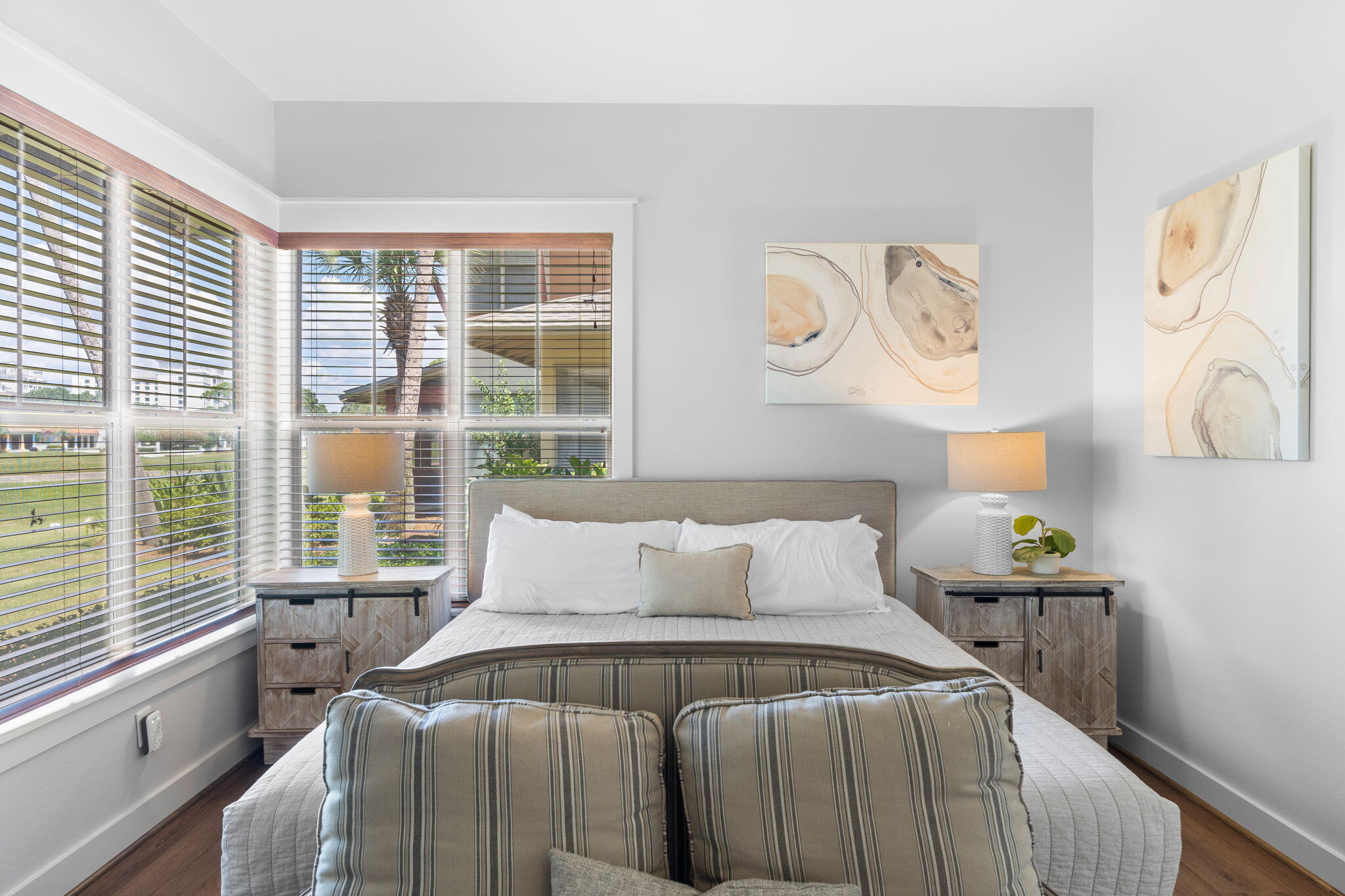 MAGNOLIA BAY - Residential