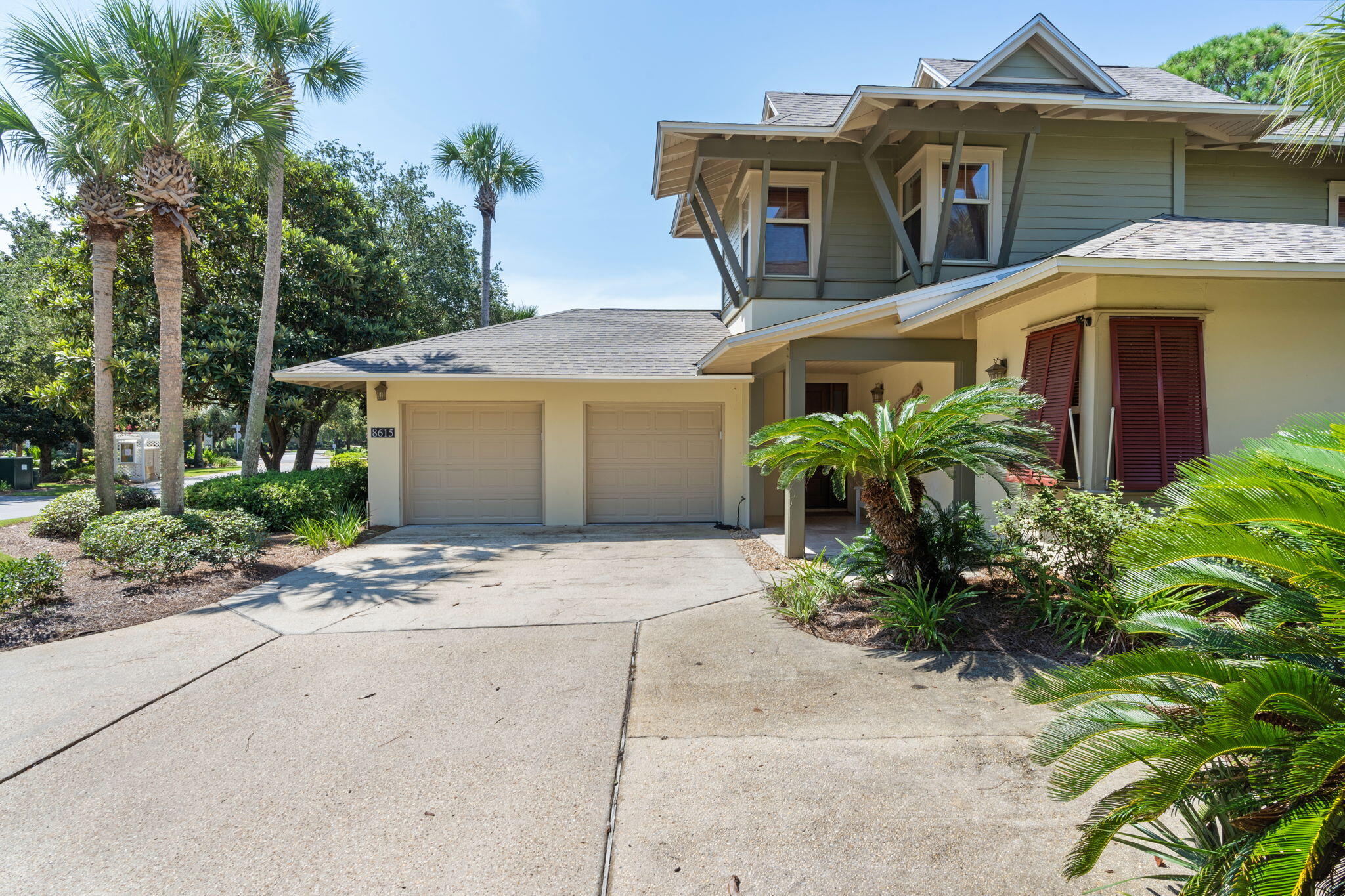 8615 Magnolia Bay Lane