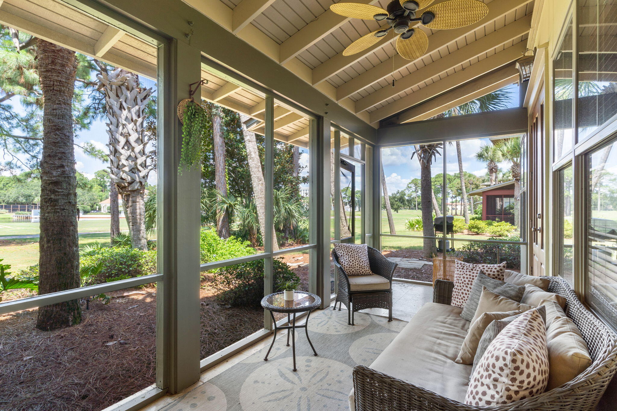 MAGNOLIA BAY - Residential