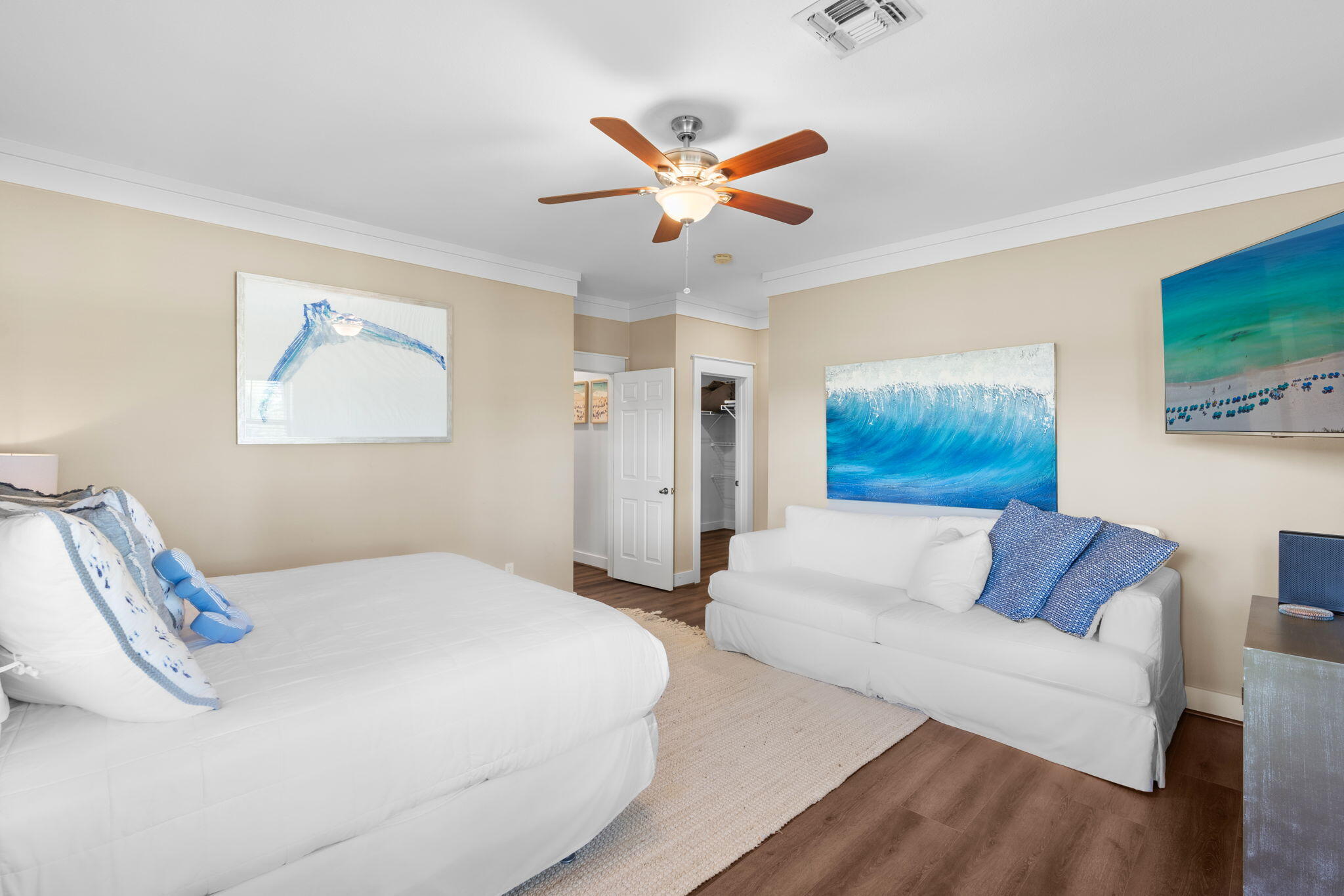 MAGNOLIA BAY - Residential