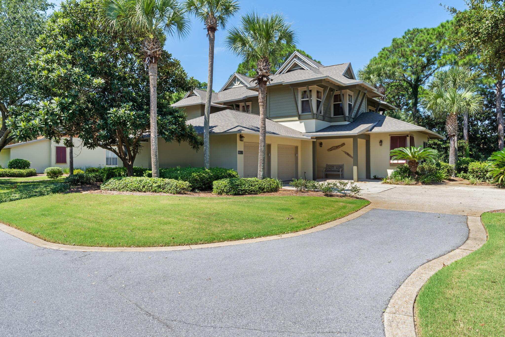 8615 Magnolia Bay Lane