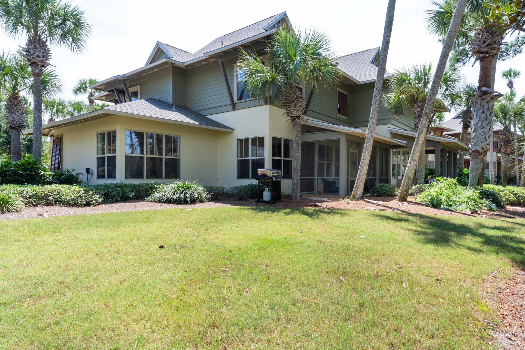 8615 Magnolia Bay Lane