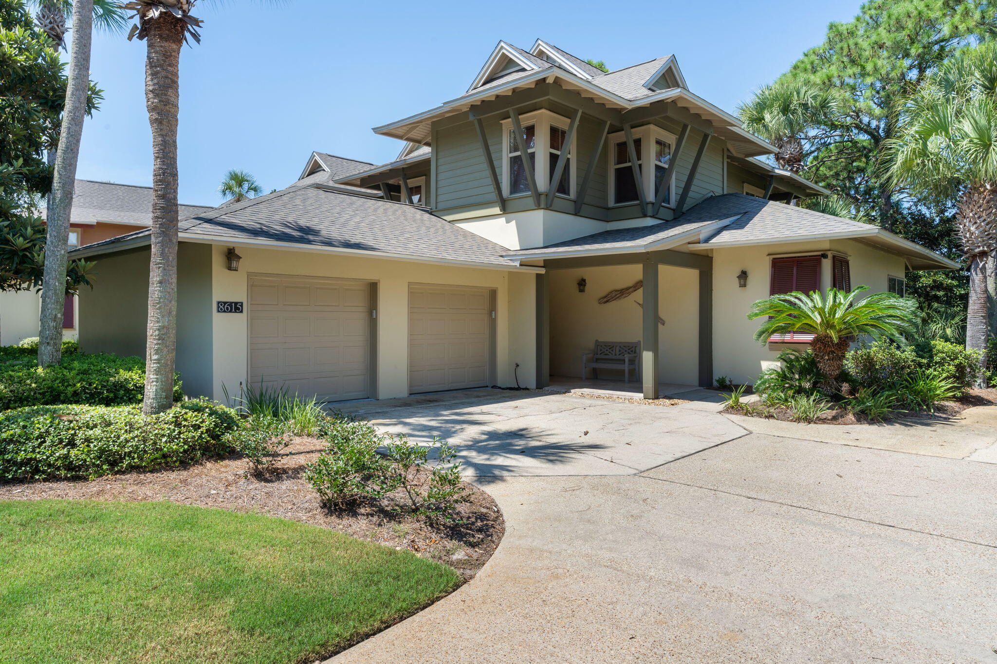 8615 Magnolia Bay Lane