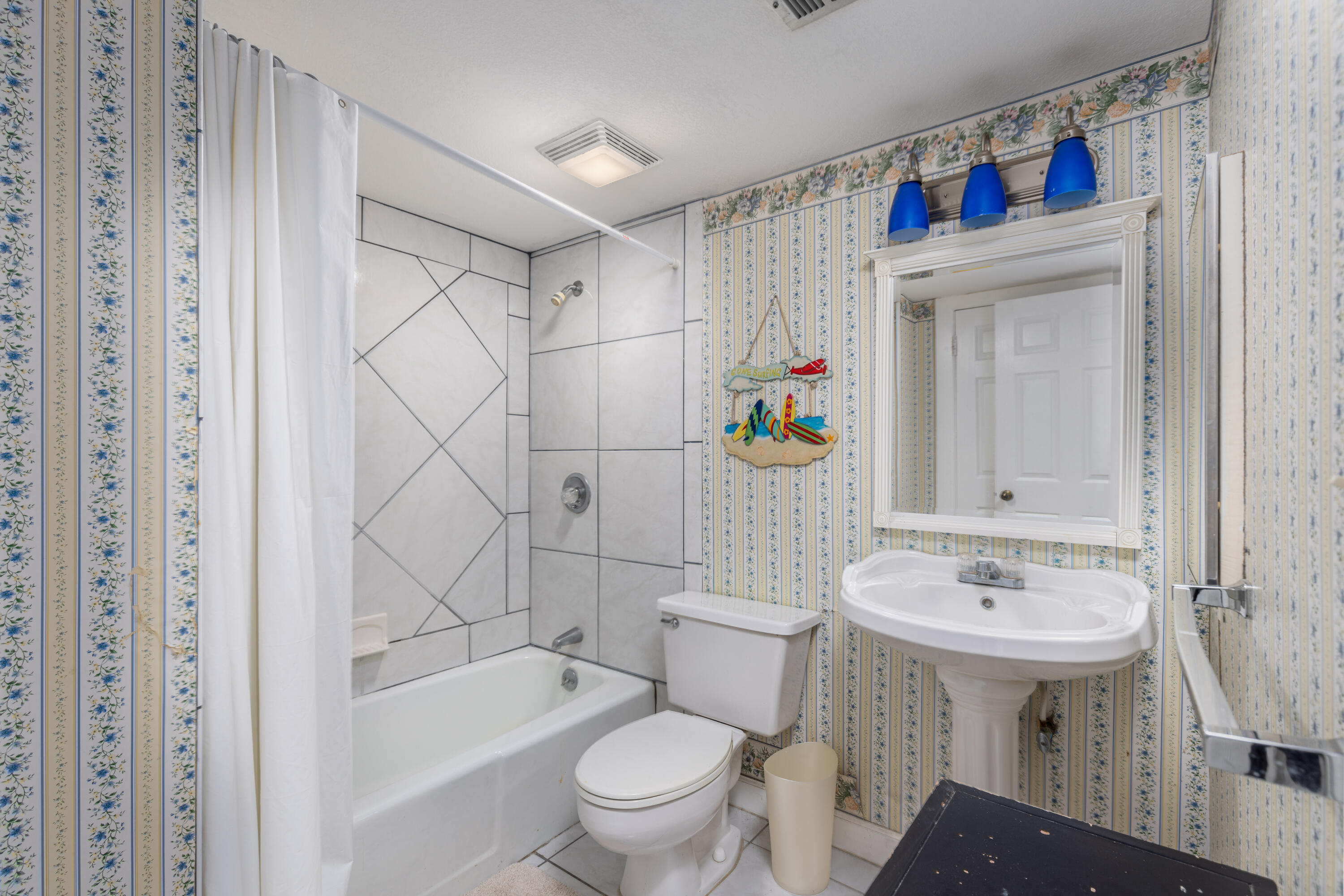 DESTIN TOWERS CONDO - Residential