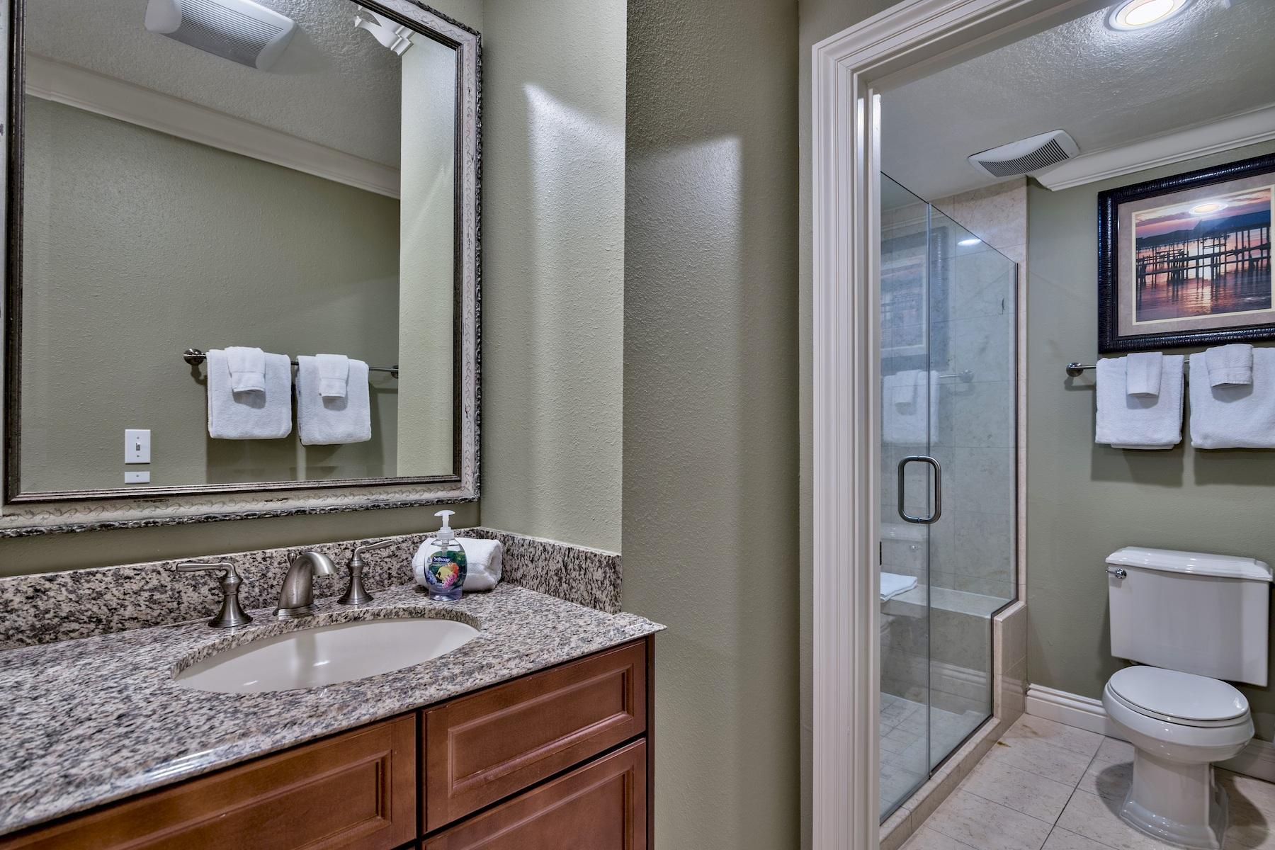 EMERALD GRANDE - Residential