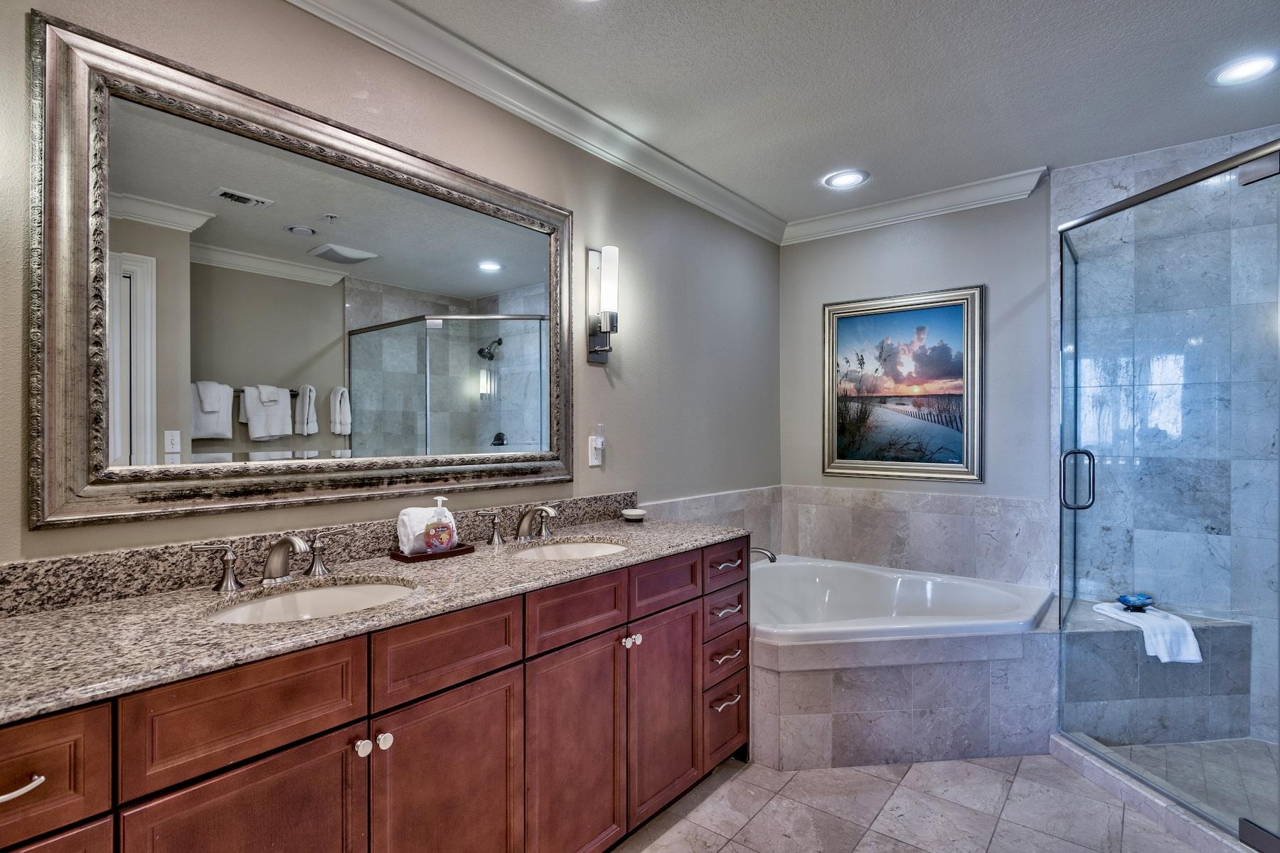 EMERALD GRANDE - Residential