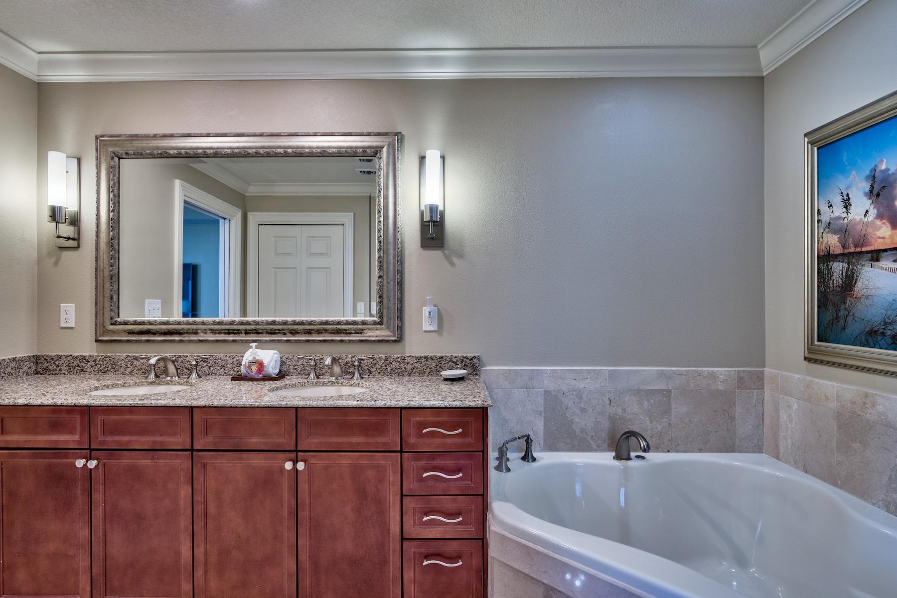 EMERALD GRANDE - Residential