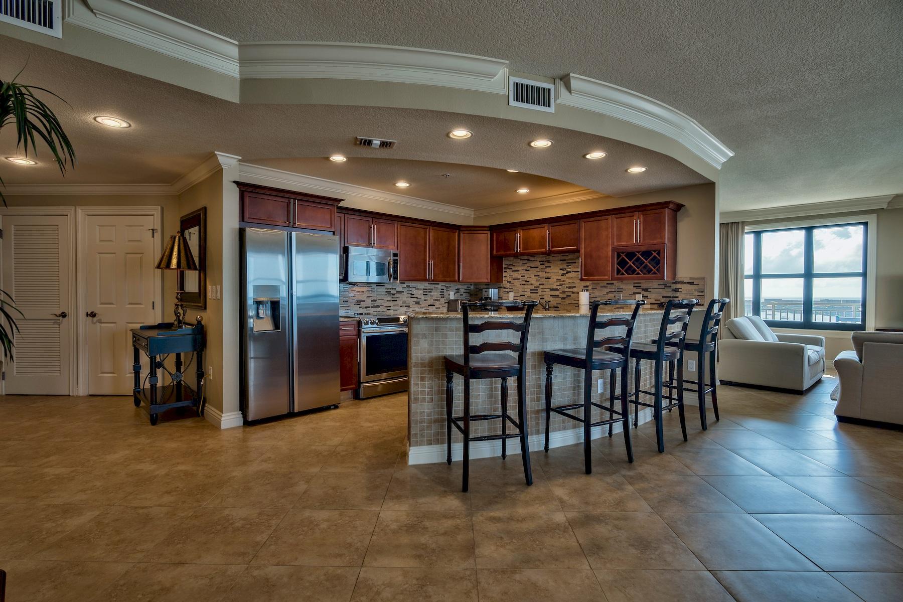 EMERALD GRANDE - Residential