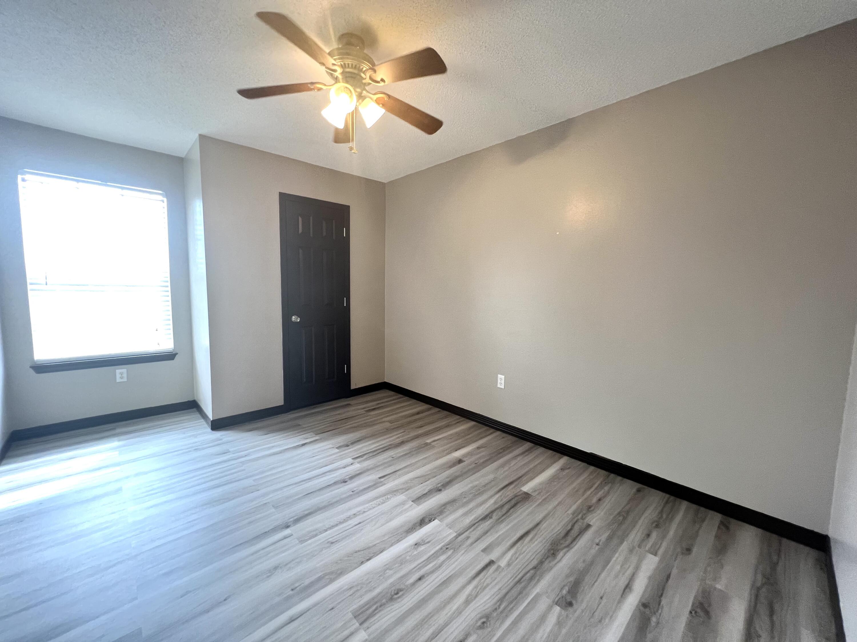 SCHNEIDER DRIVE T/H - Residential Lease