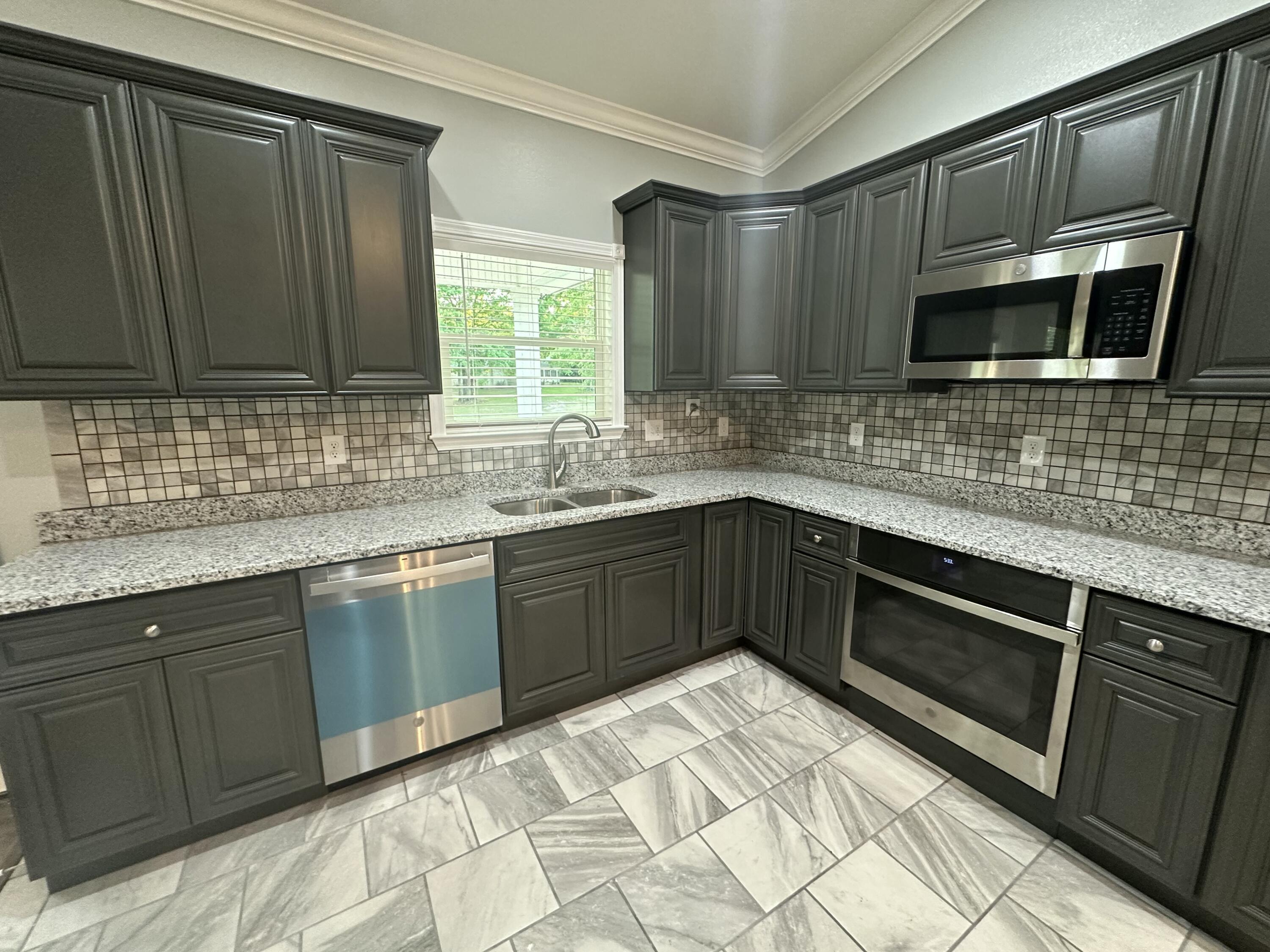 COUNTRY CLUB ESTATES PH 2 - Residential