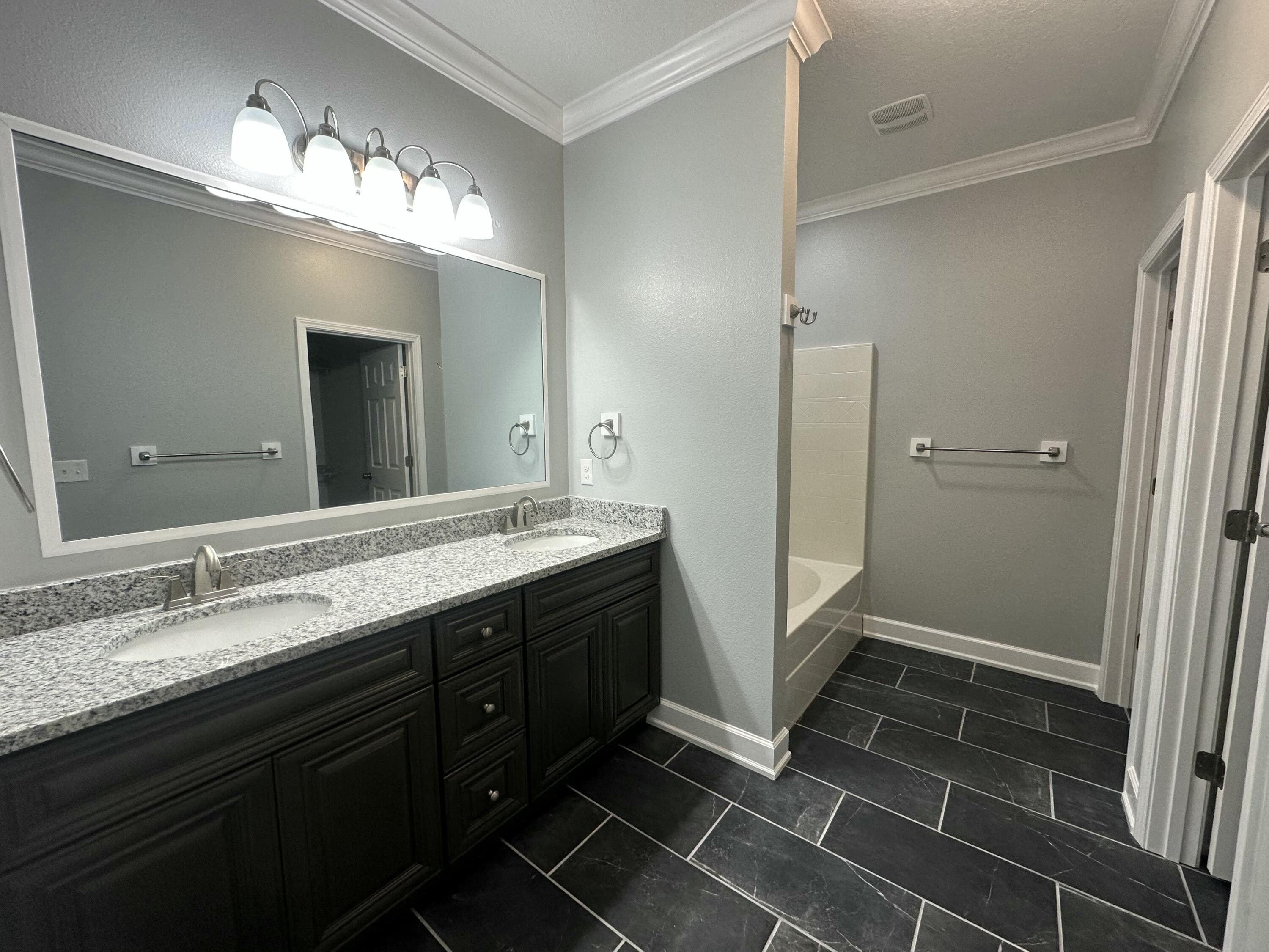 COUNTRY CLUB ESTATES PH 2 - Residential