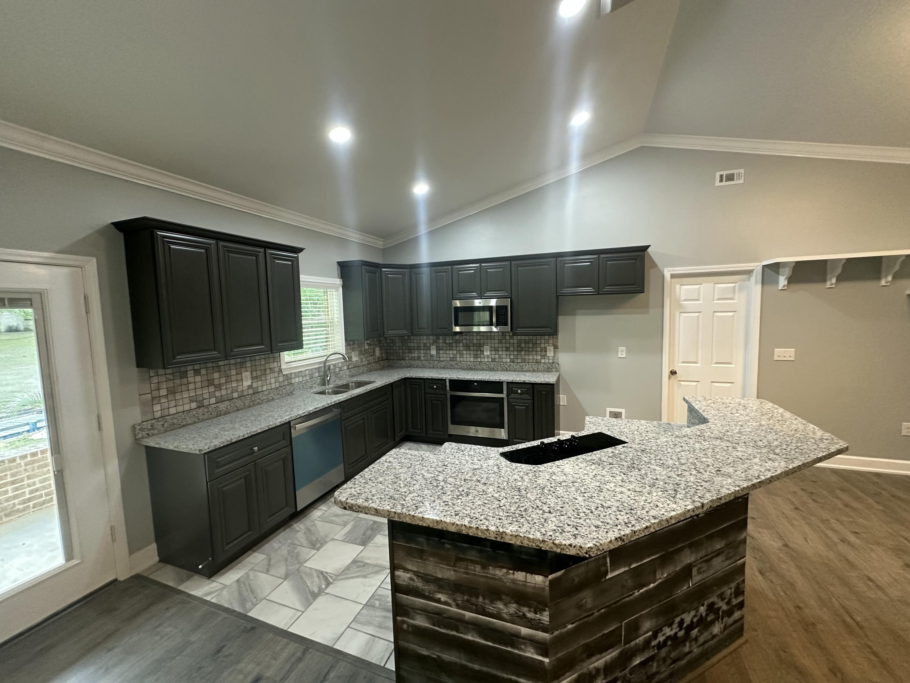 COUNTRY CLUB ESTATES PH 2 - Residential